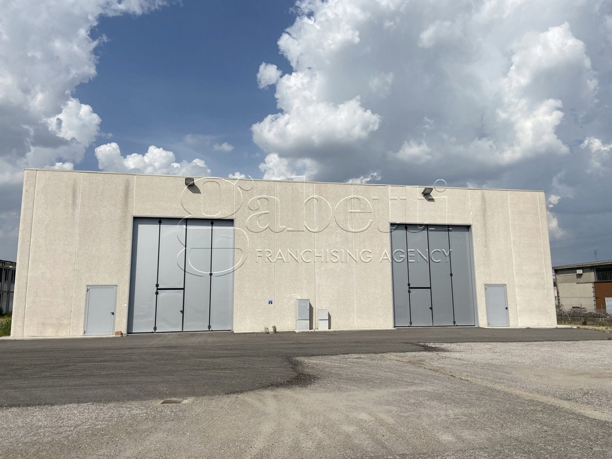 Capannone in vendita a Terre del Reno