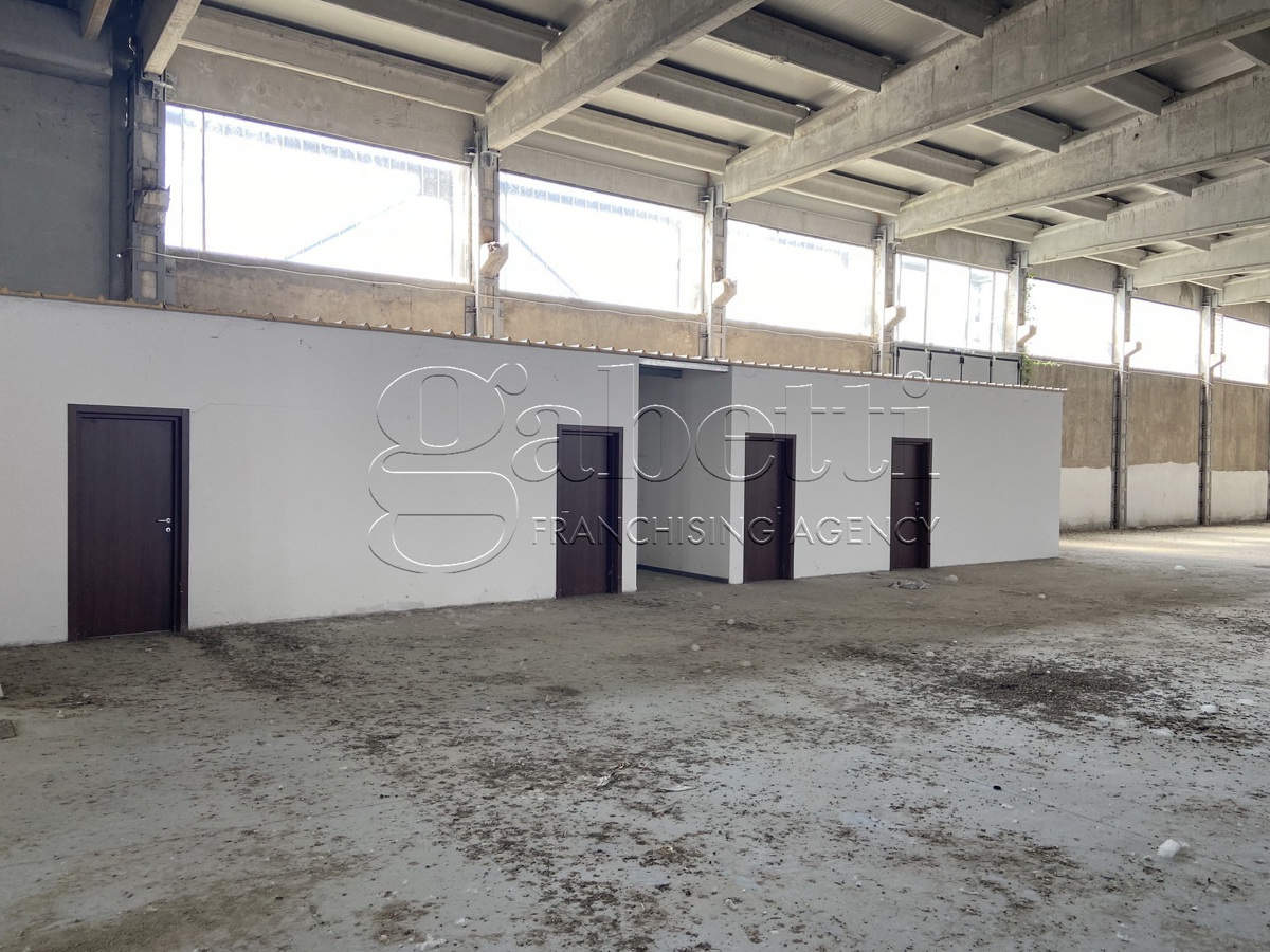 Capannone in vendita a Terre del Reno