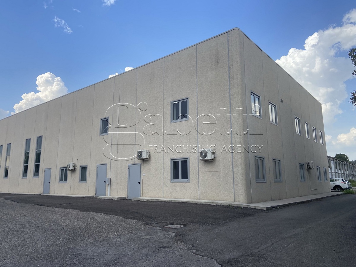 Capannone in vendita a Terre del Reno