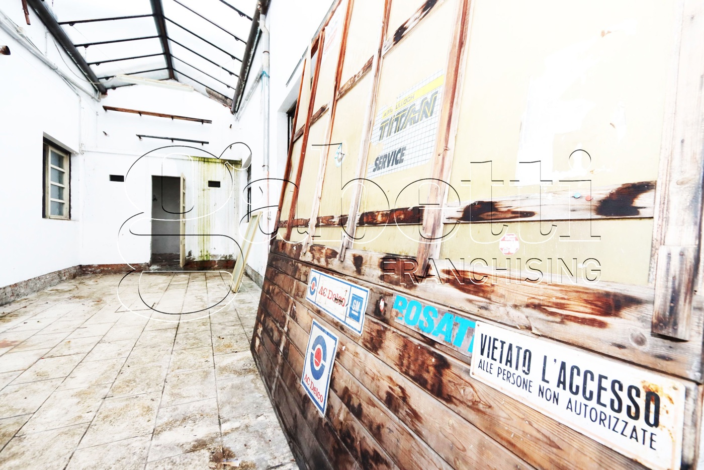 Negozio in vendita a Ferrara