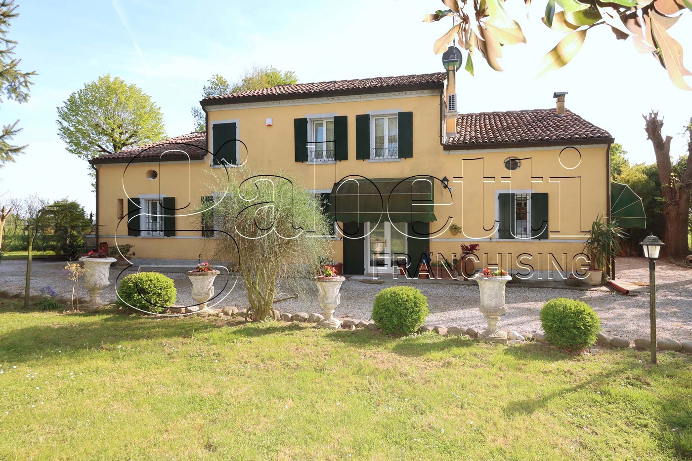 Villa con giardino a Ferrara