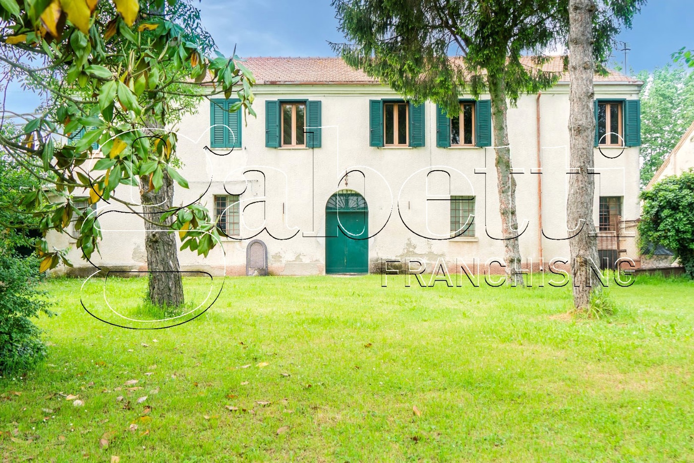 Casa indipendente in vendita con giardino a Ferrara, 12 locali, 530 mq  #finsubito richiedi mutuo fino 100%