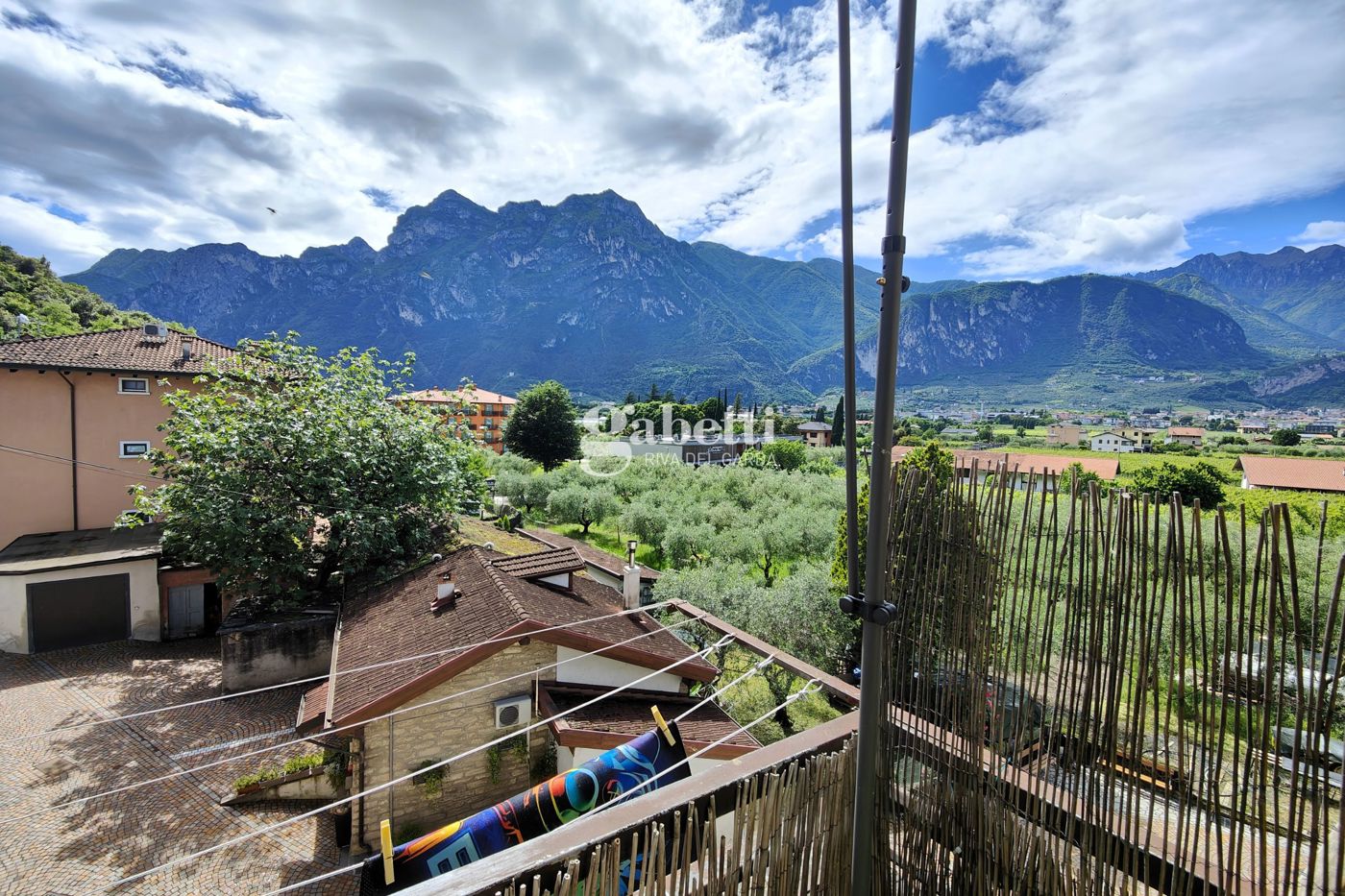 Quadrilocale con box a Arco