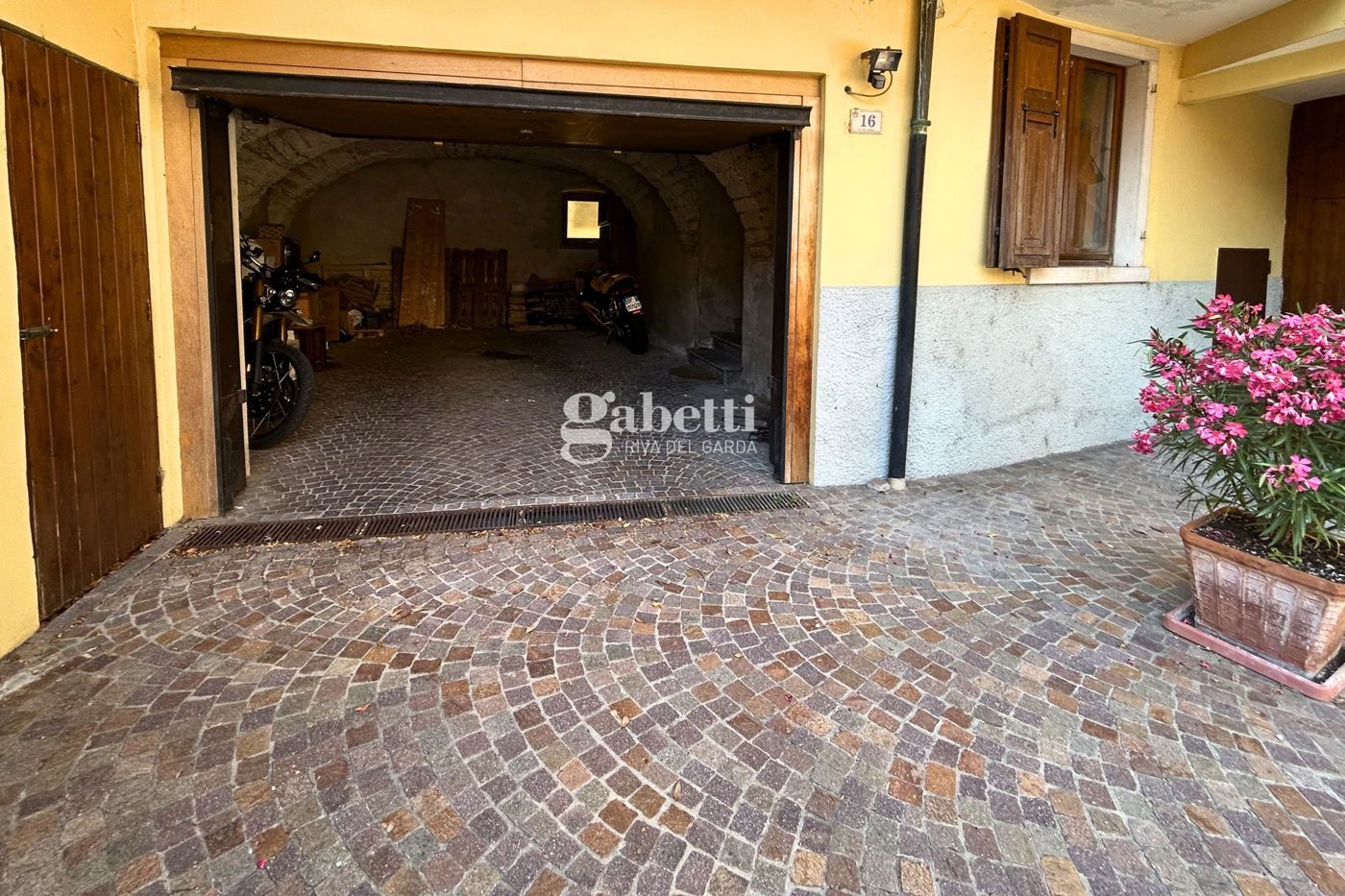 Casa indipendente da ristrutturare a Nago-Torbole