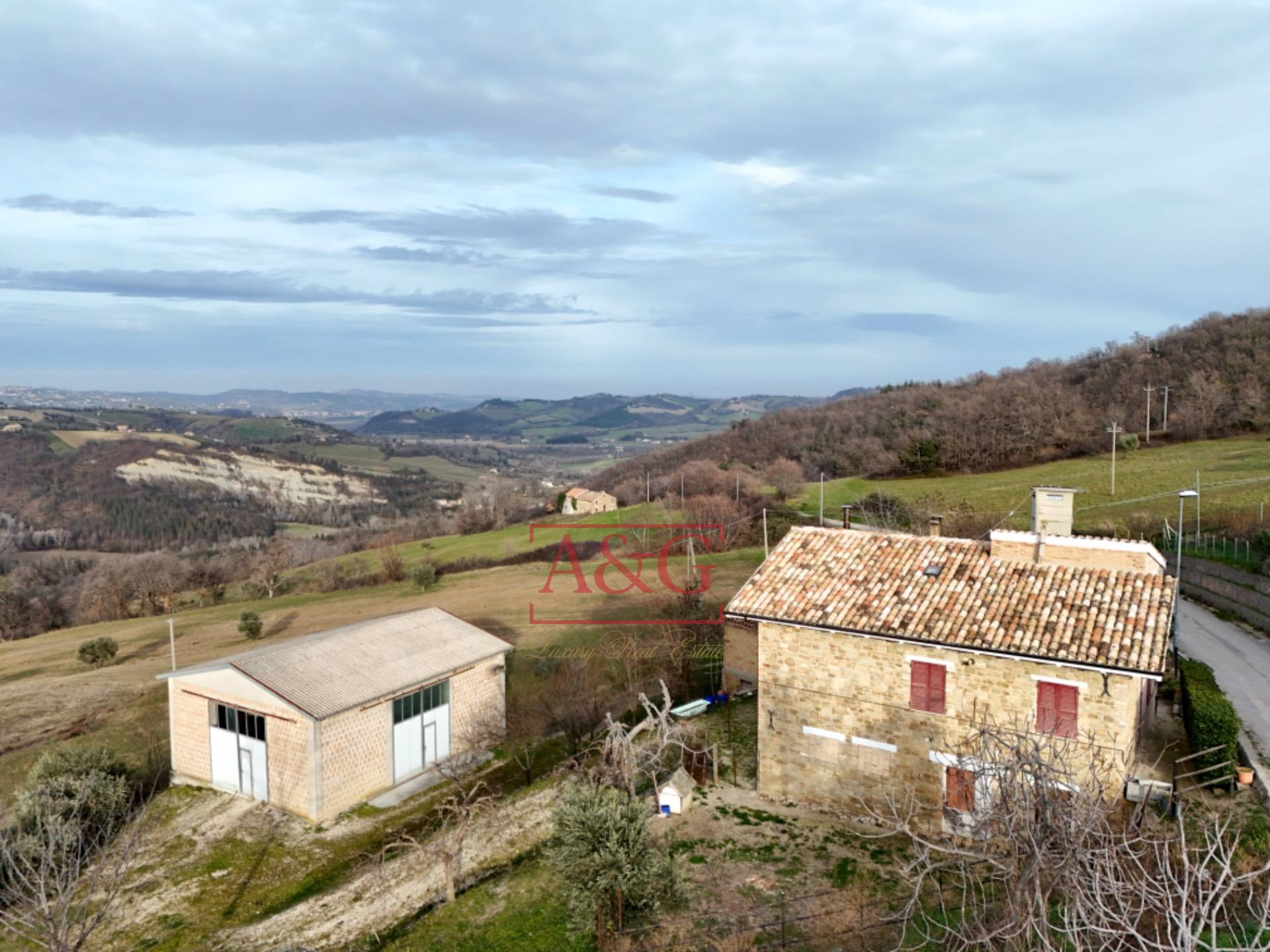 Casale in vendita a Monte San Martino, CAMPAGNA