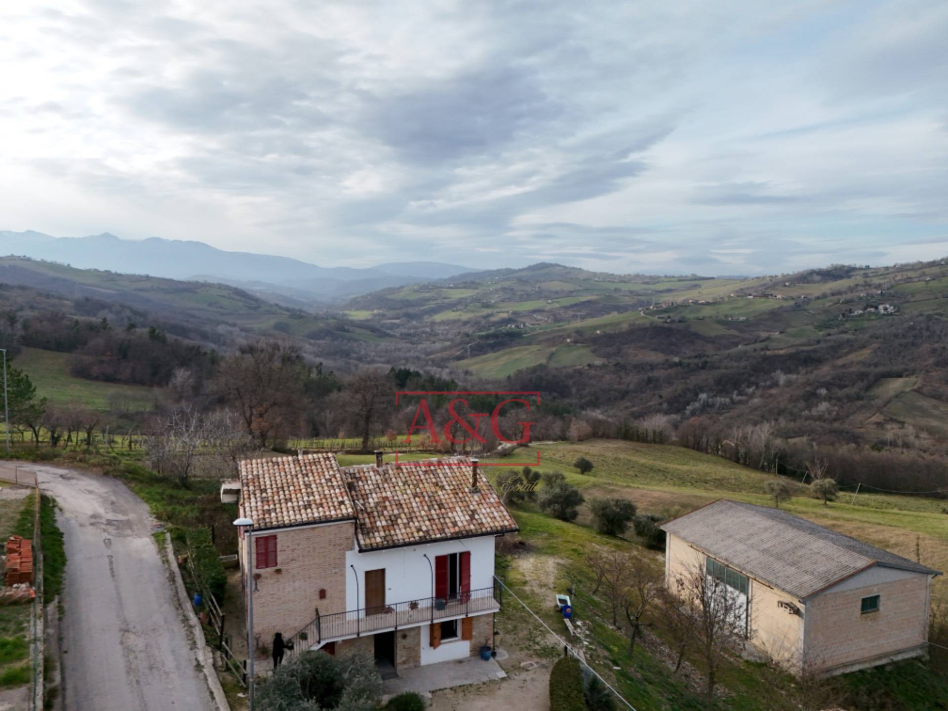 Casale in vendita a Monte San Martino, CAMPAGNA