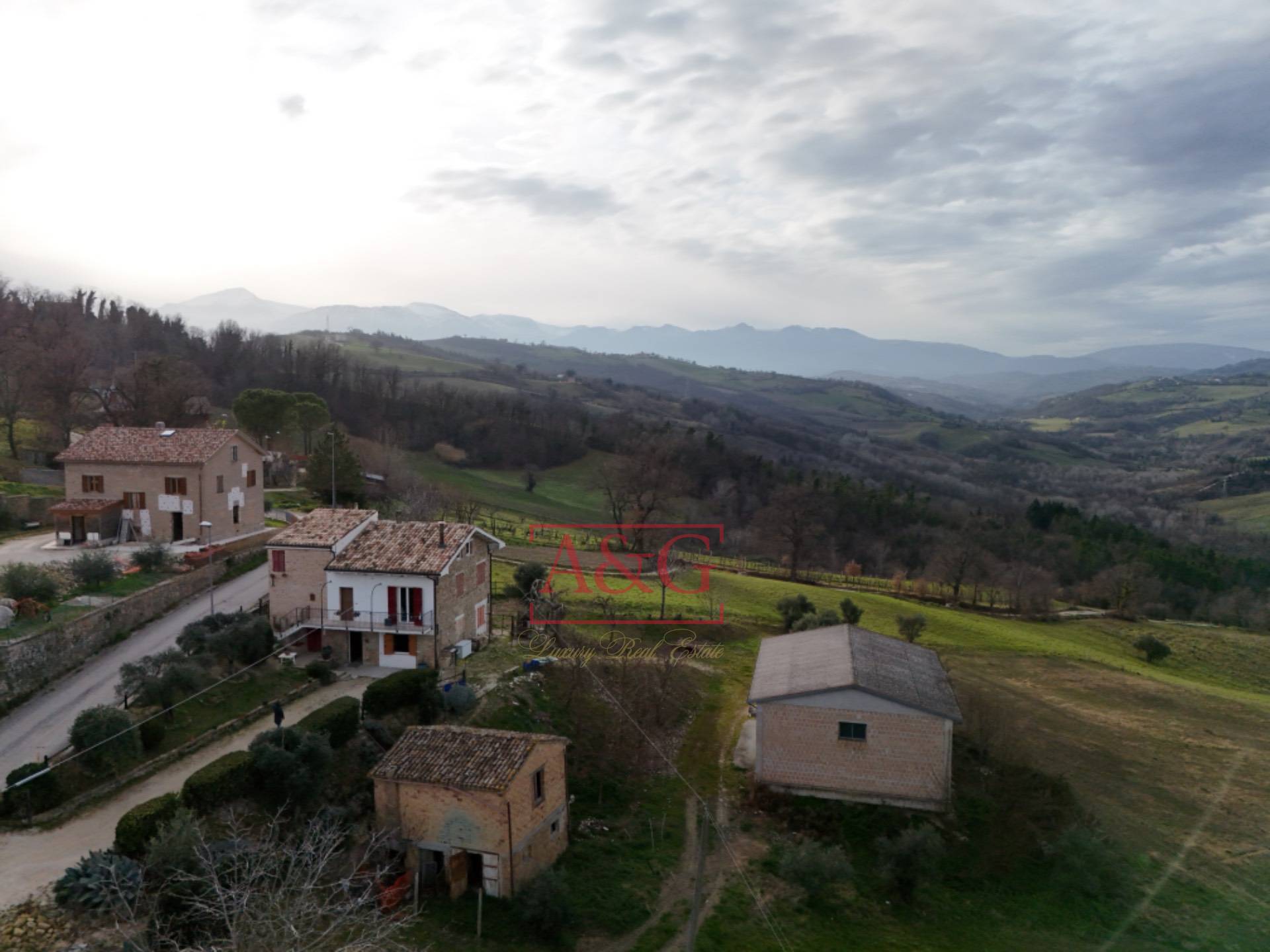 Casale in vendita a Monte San Martino, CAMPAGNA