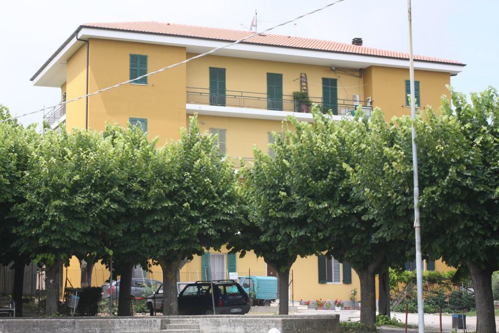 Appartamento con box, Ortezzano centro