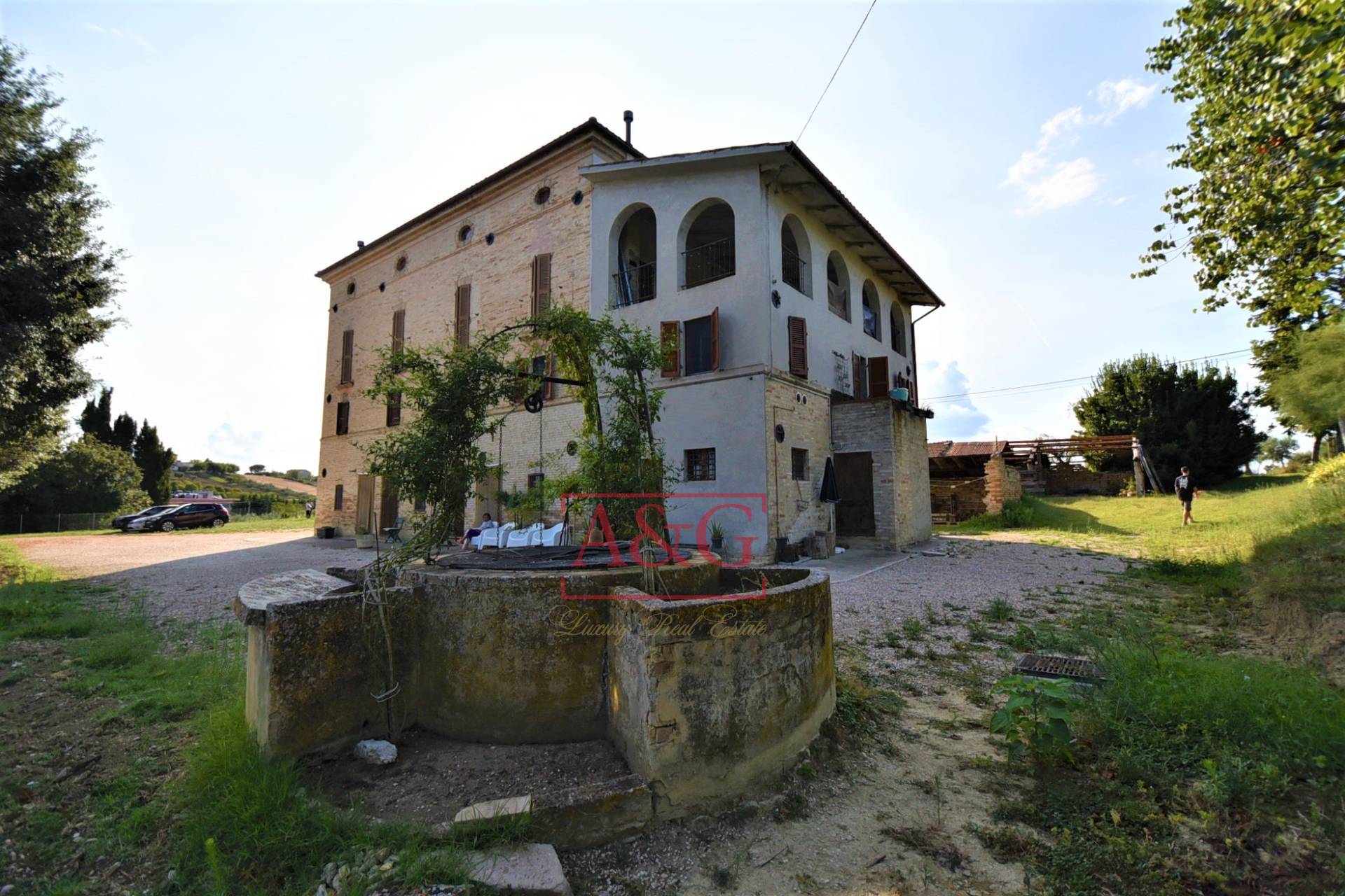 Appartamento con terrazzo, Mogliano campagna