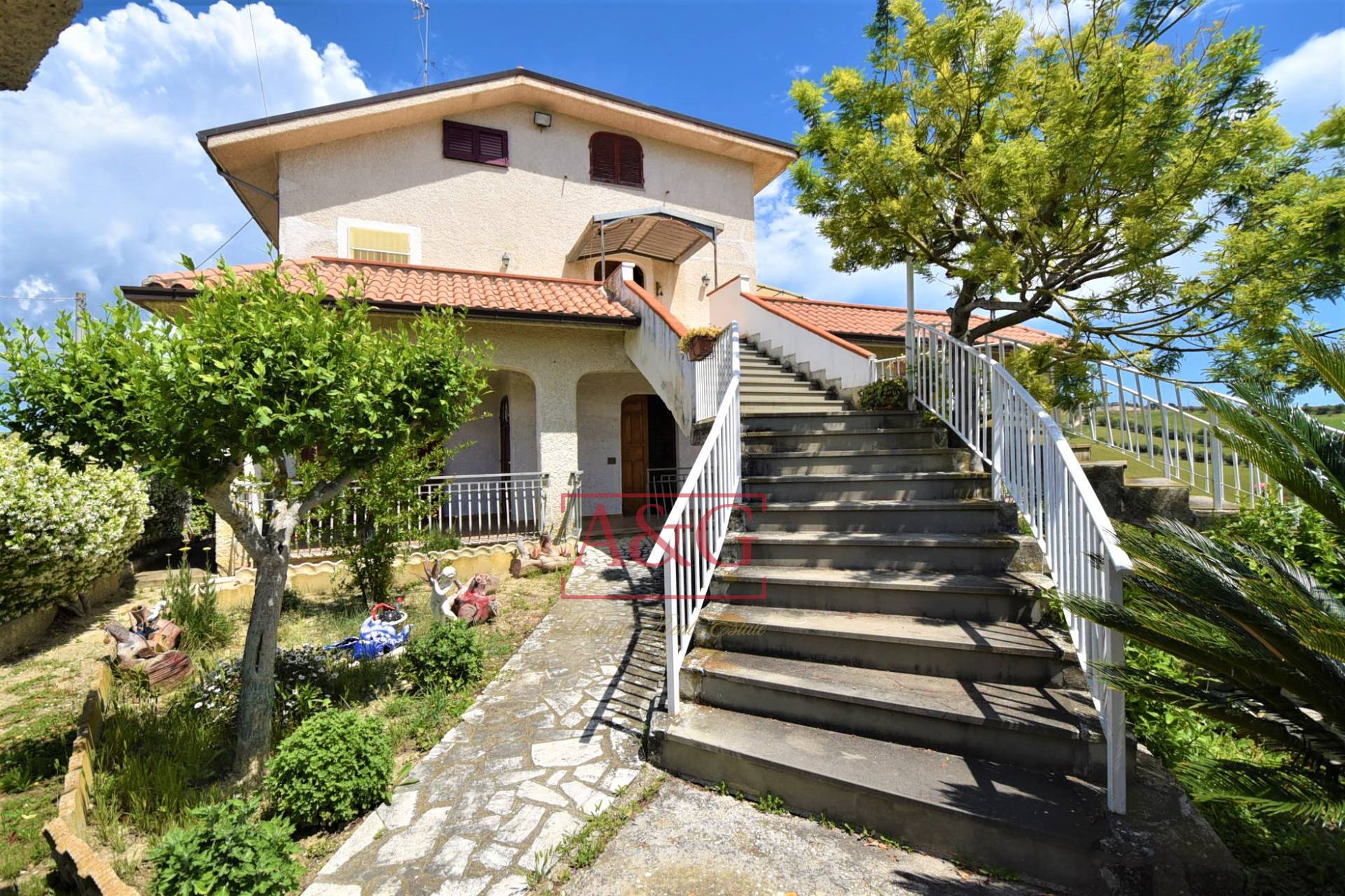 Villa con terrazzo a Monteprandone