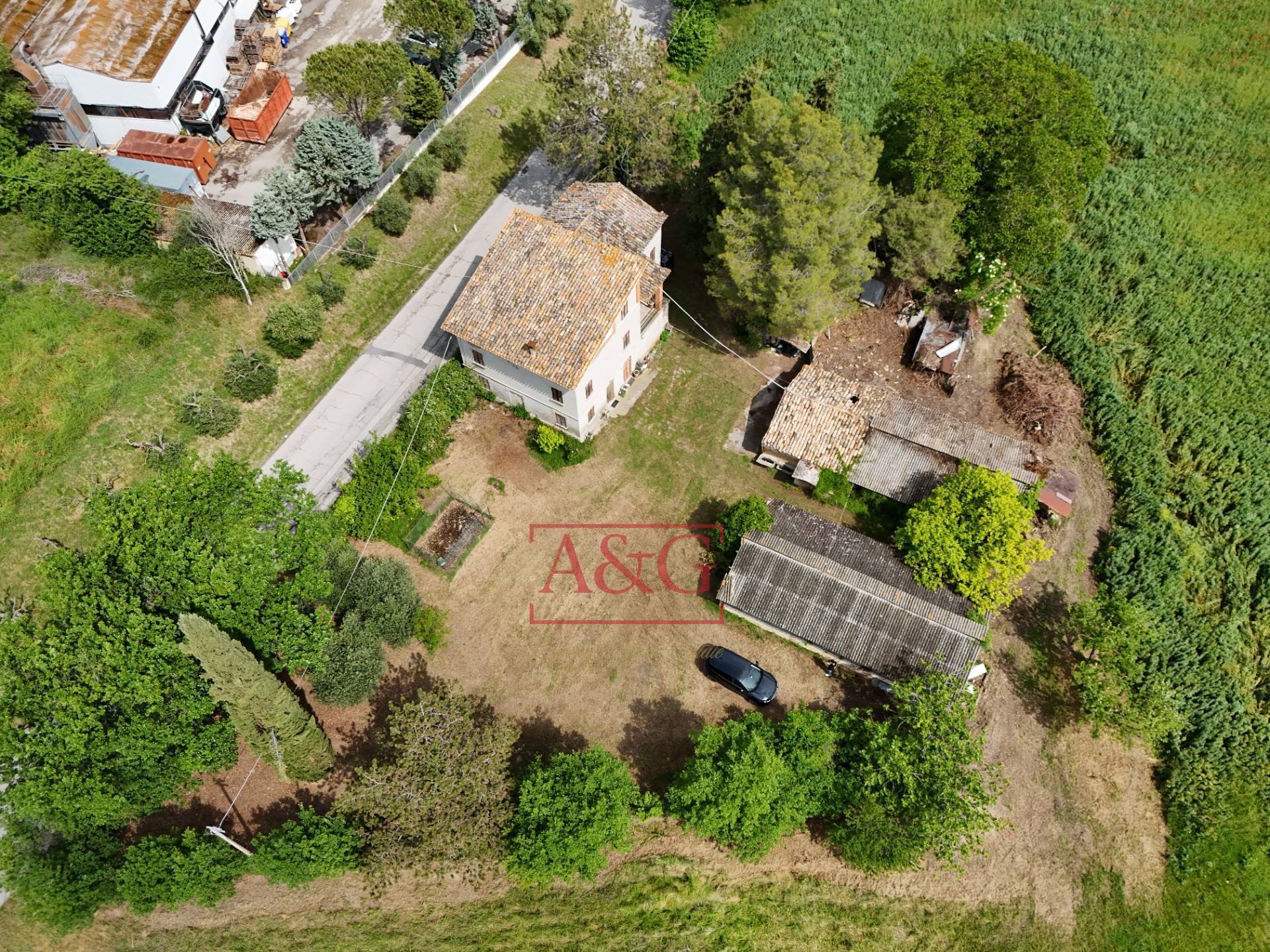 Casa indipendente con box doppio, Penna San Giovanni campagna