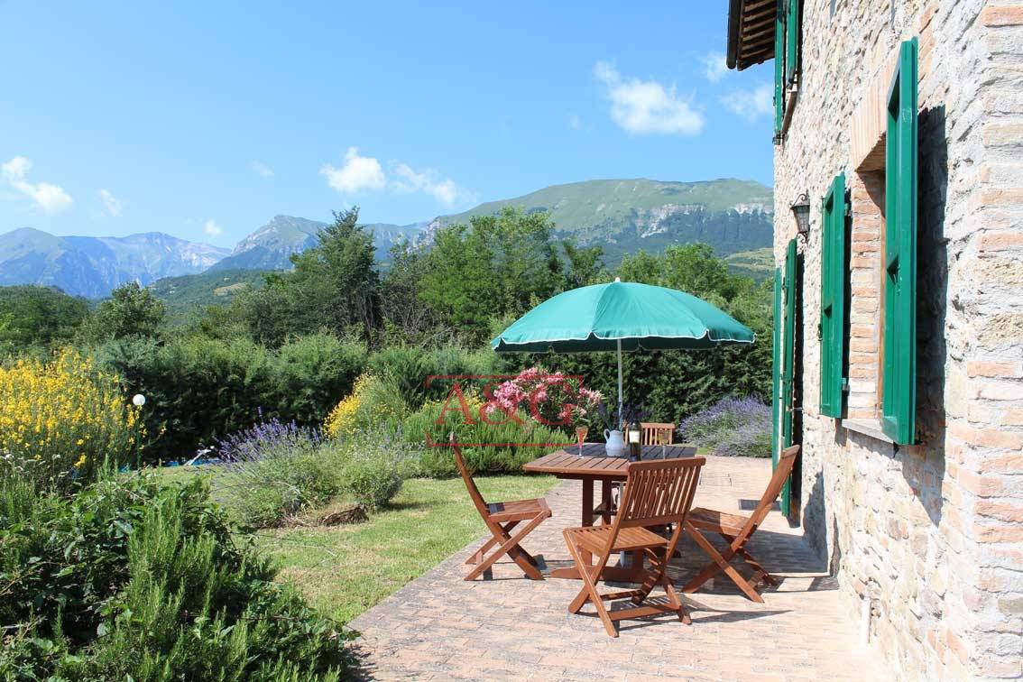 Casale in vendita a Amandola, Campagna