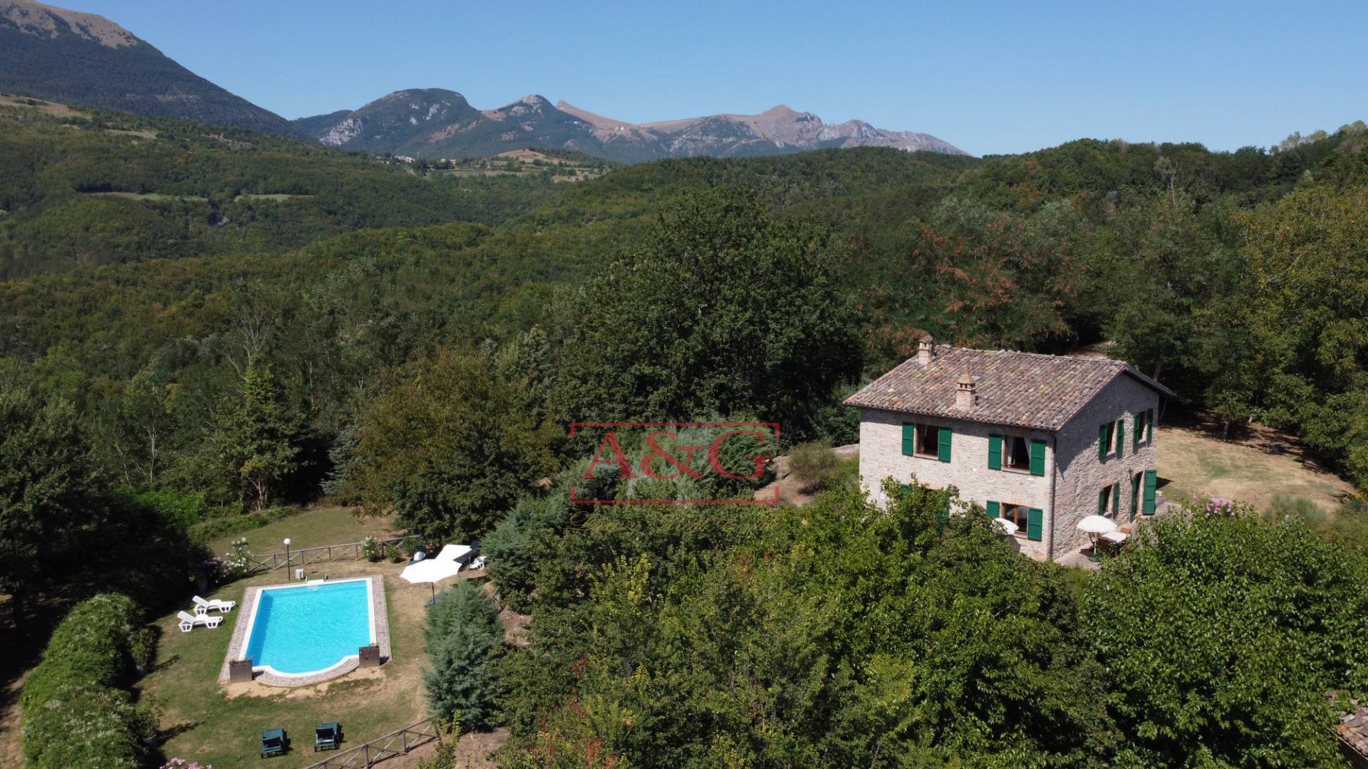 Casale in vendita a Amandola, Campagna