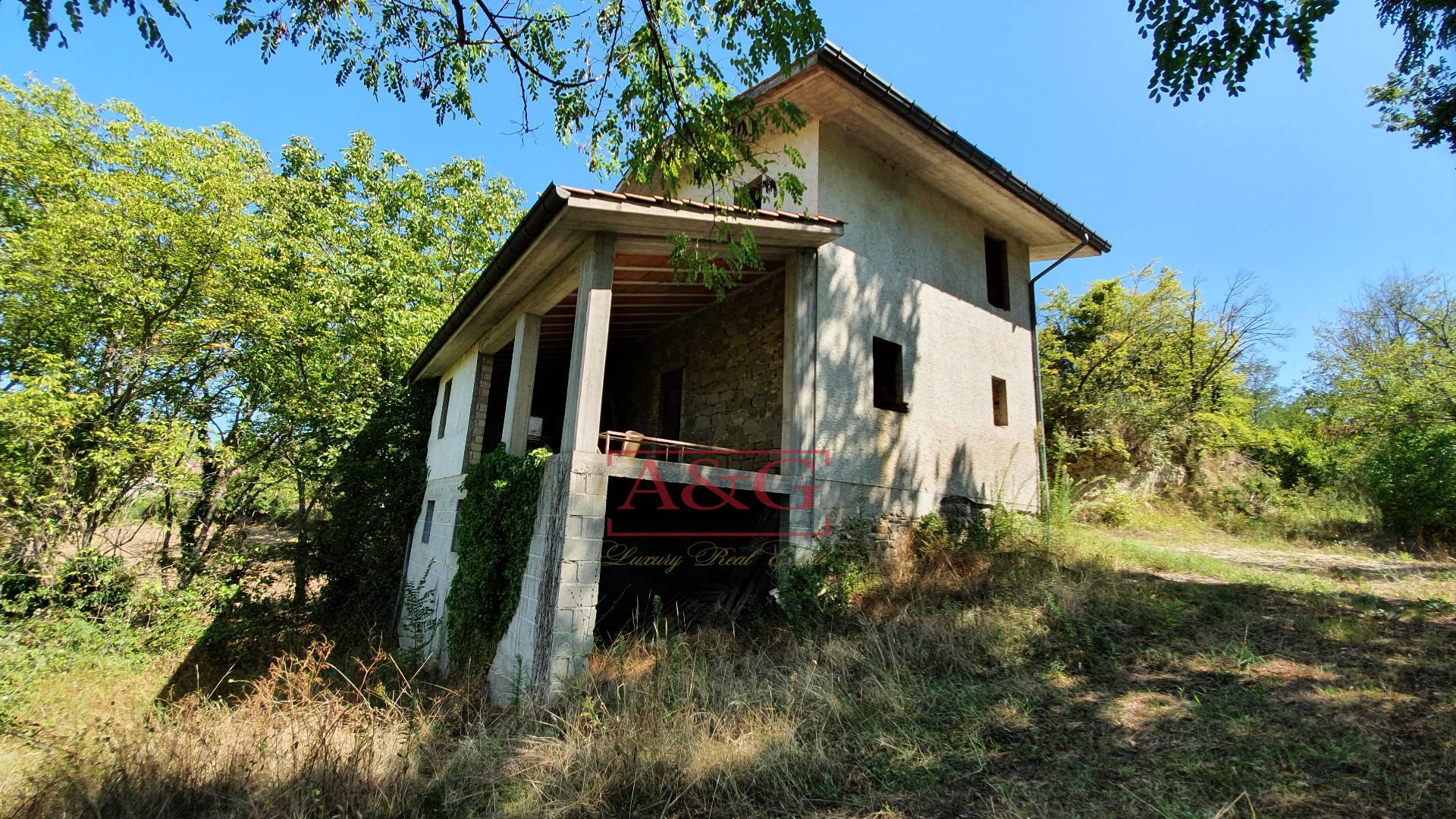 Casa colonica in vendita a Montefortino, Campagna