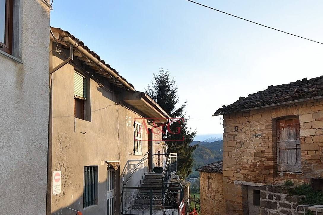 Casa cielo-terra in vendita a Amandola, Campagna