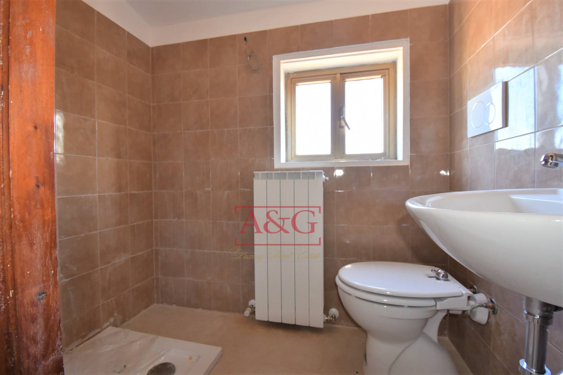 Casa cielo-terra in vendita a Montefortino, Montagna