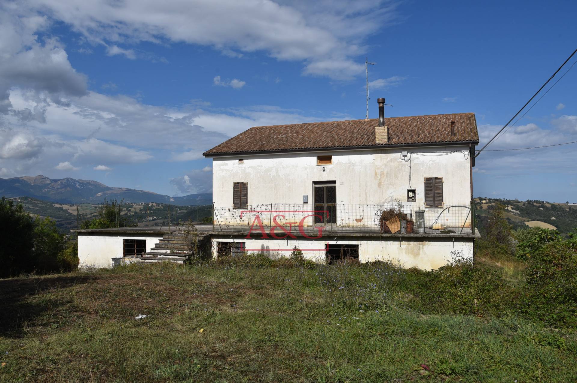 Casa colonica in vendita a Smerillo, Campagna