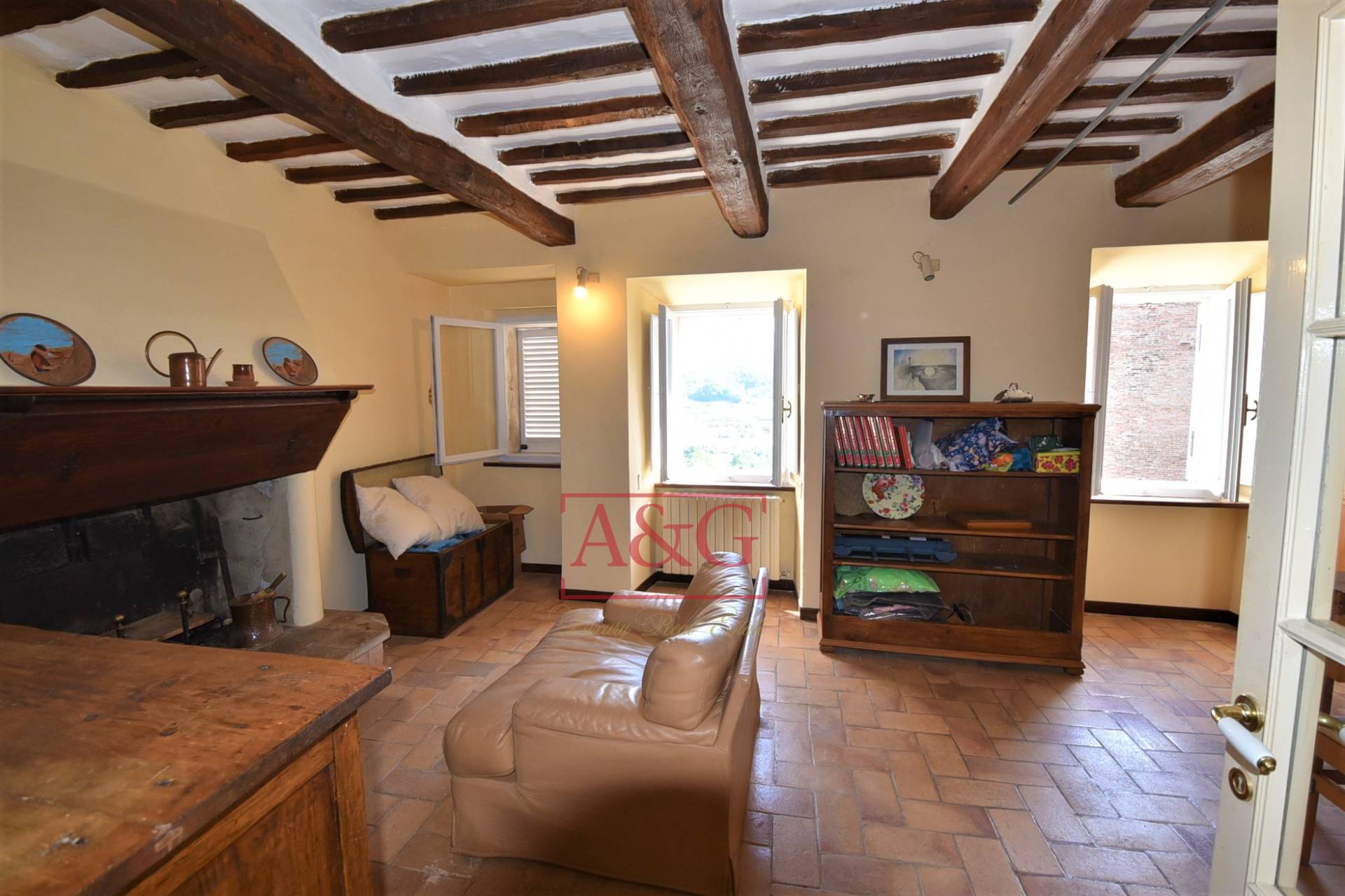 Casa cielo-terra in vendita a Amandola, Centro Storico