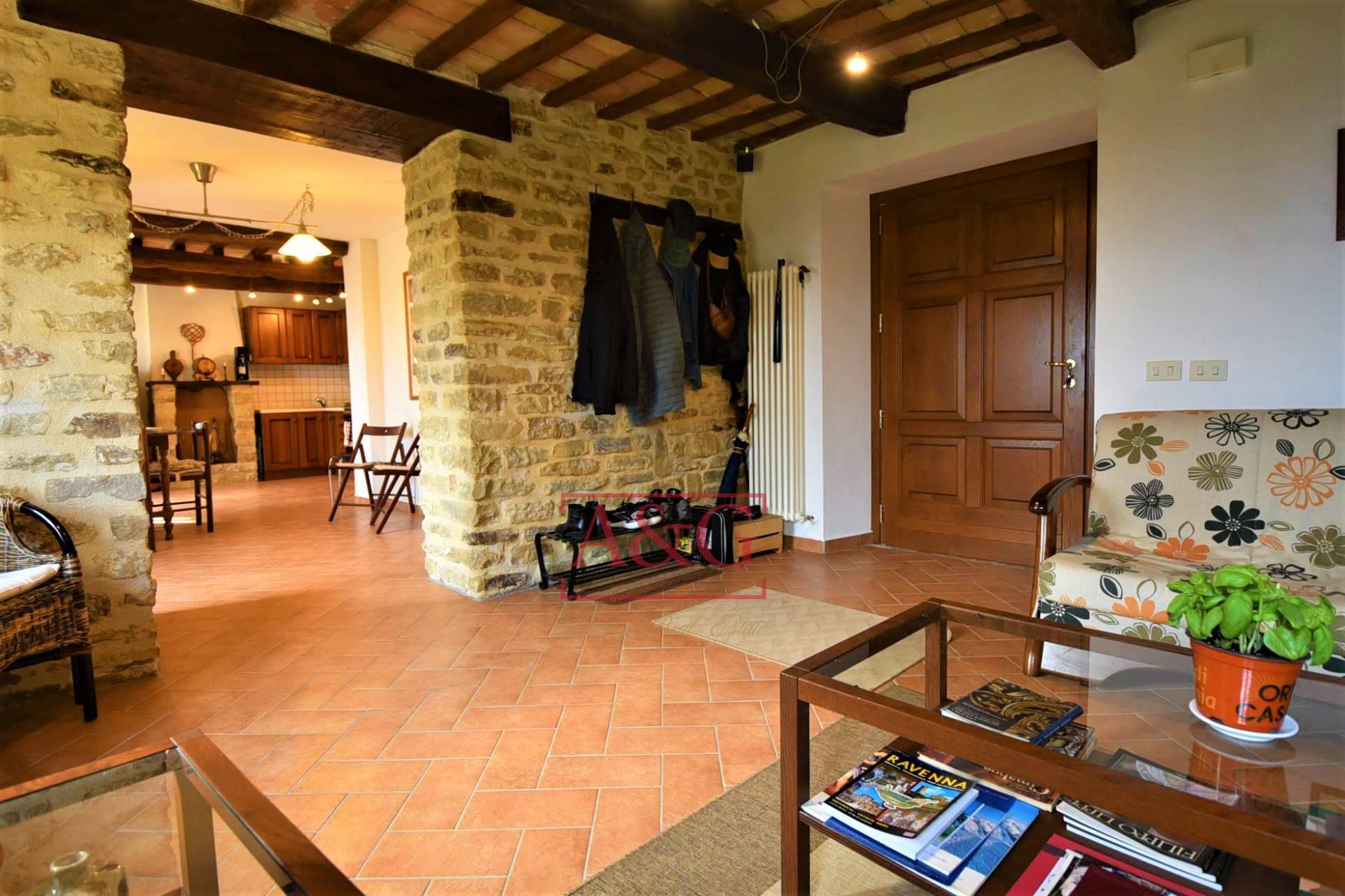 Casa cielo-terra in vendita a Montefalcone Appennino, Faveto