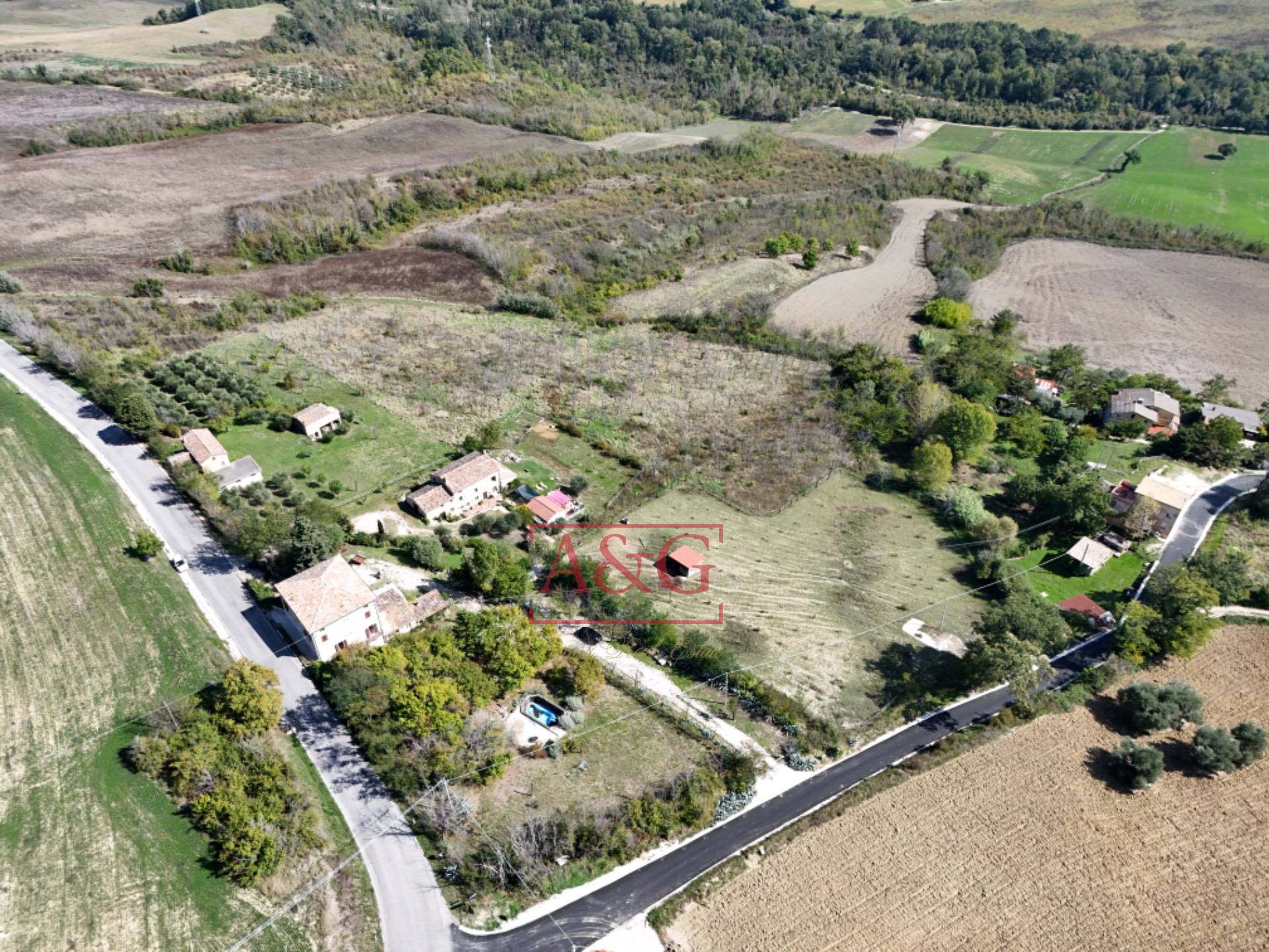 Casale in vendita a Penna San Giovanni, CAMPAGNA