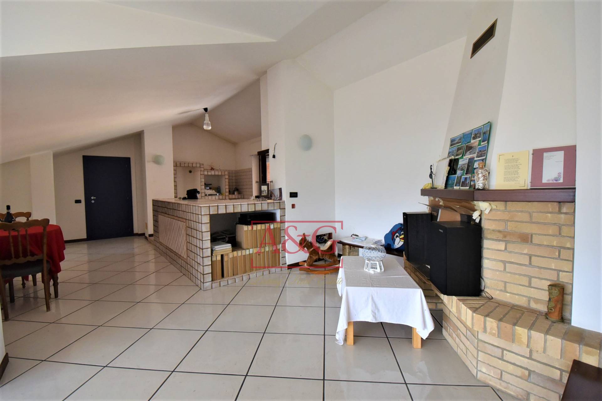 Appartamento in vendita a Monsampietro Morico, Centro Storico