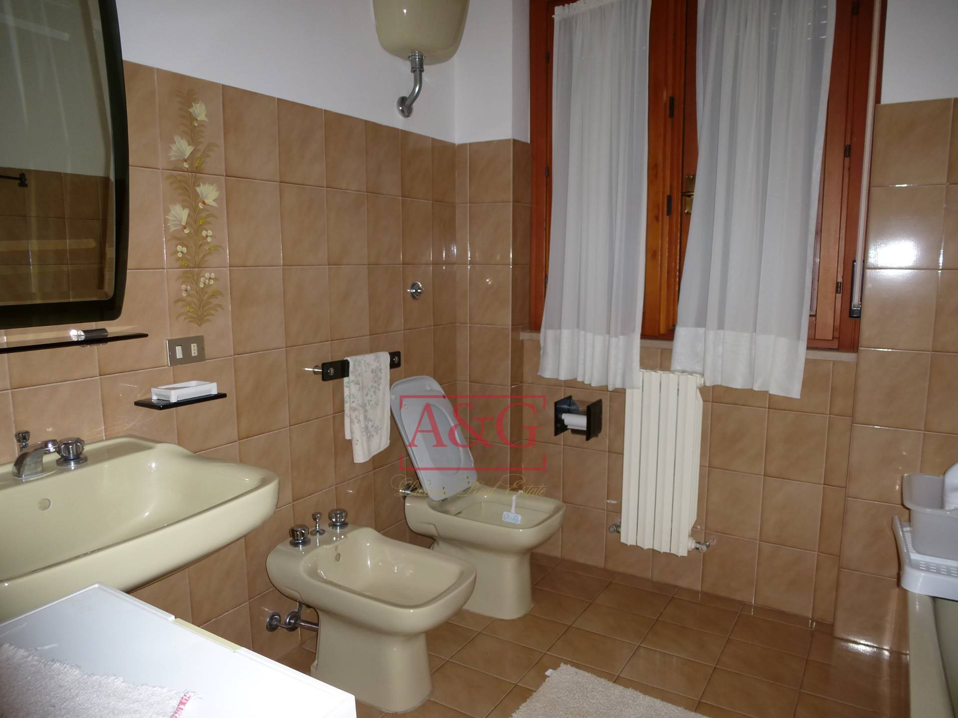 Appartamento in vendita a Sarnano, Centro