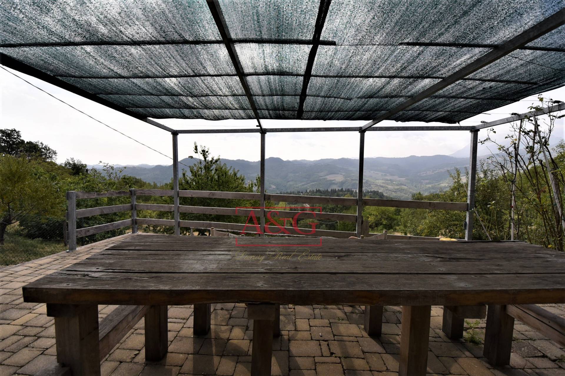 Casa cielo-terra in vendita a Montefortino, Campagna