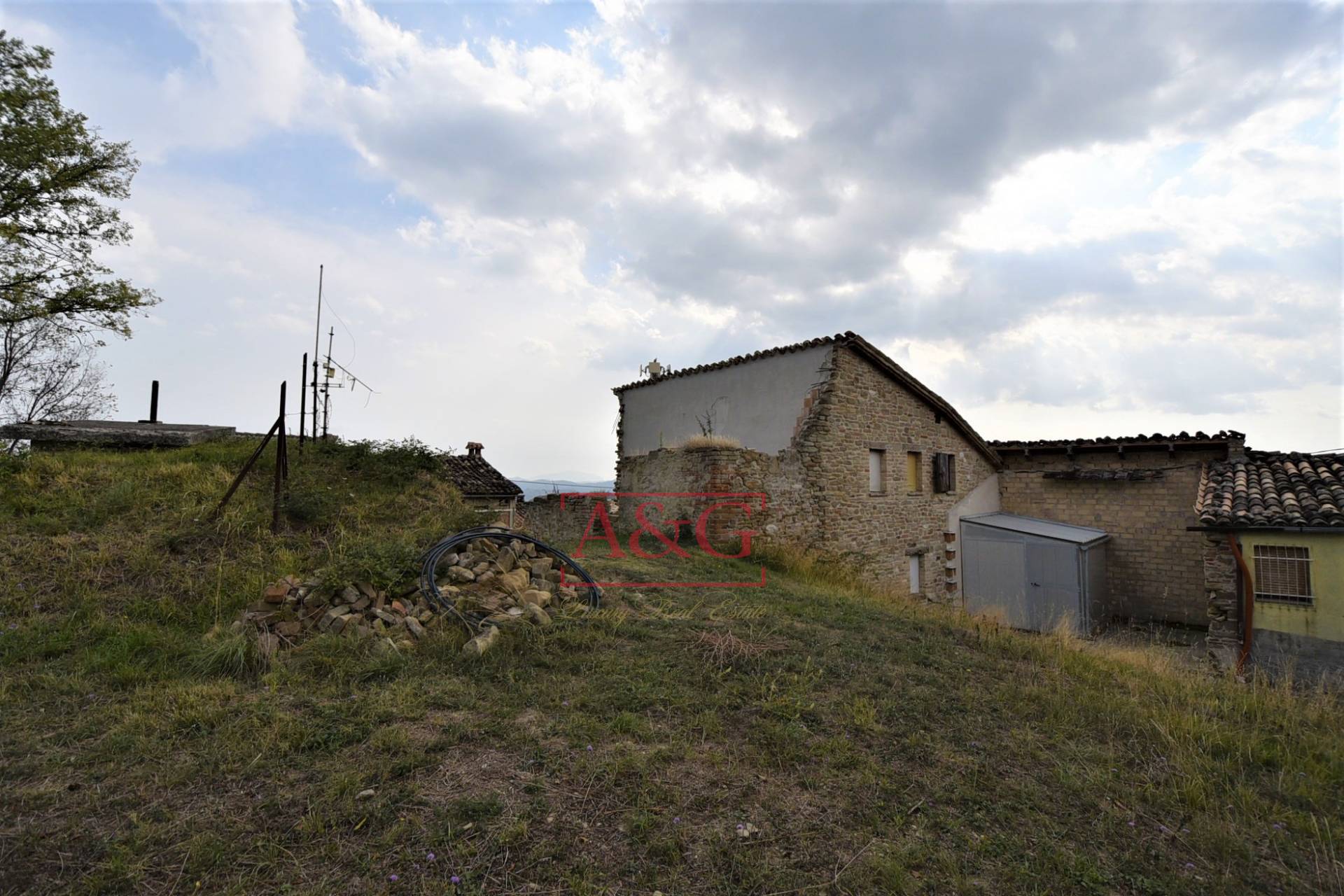 Casa cielo-terra in vendita a Montefortino, Campagna