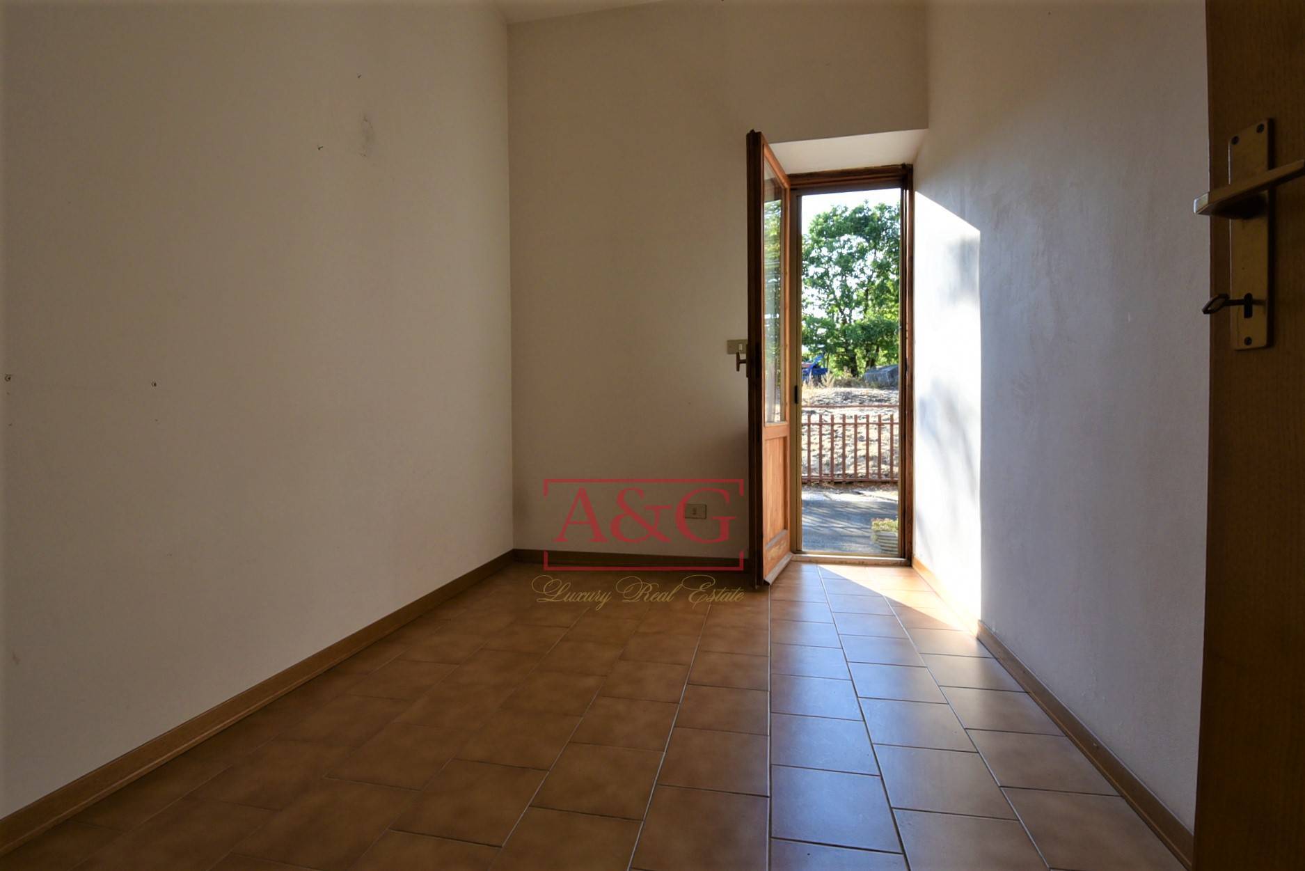 Appartamento in vendita a Montemonaco, Campagna