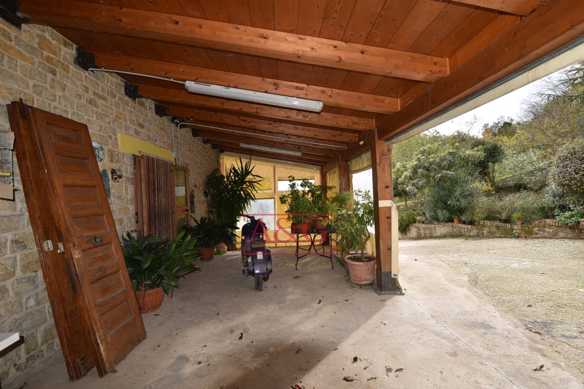 Casale in vendita a Penna San Giovanni, CAMPAGNA