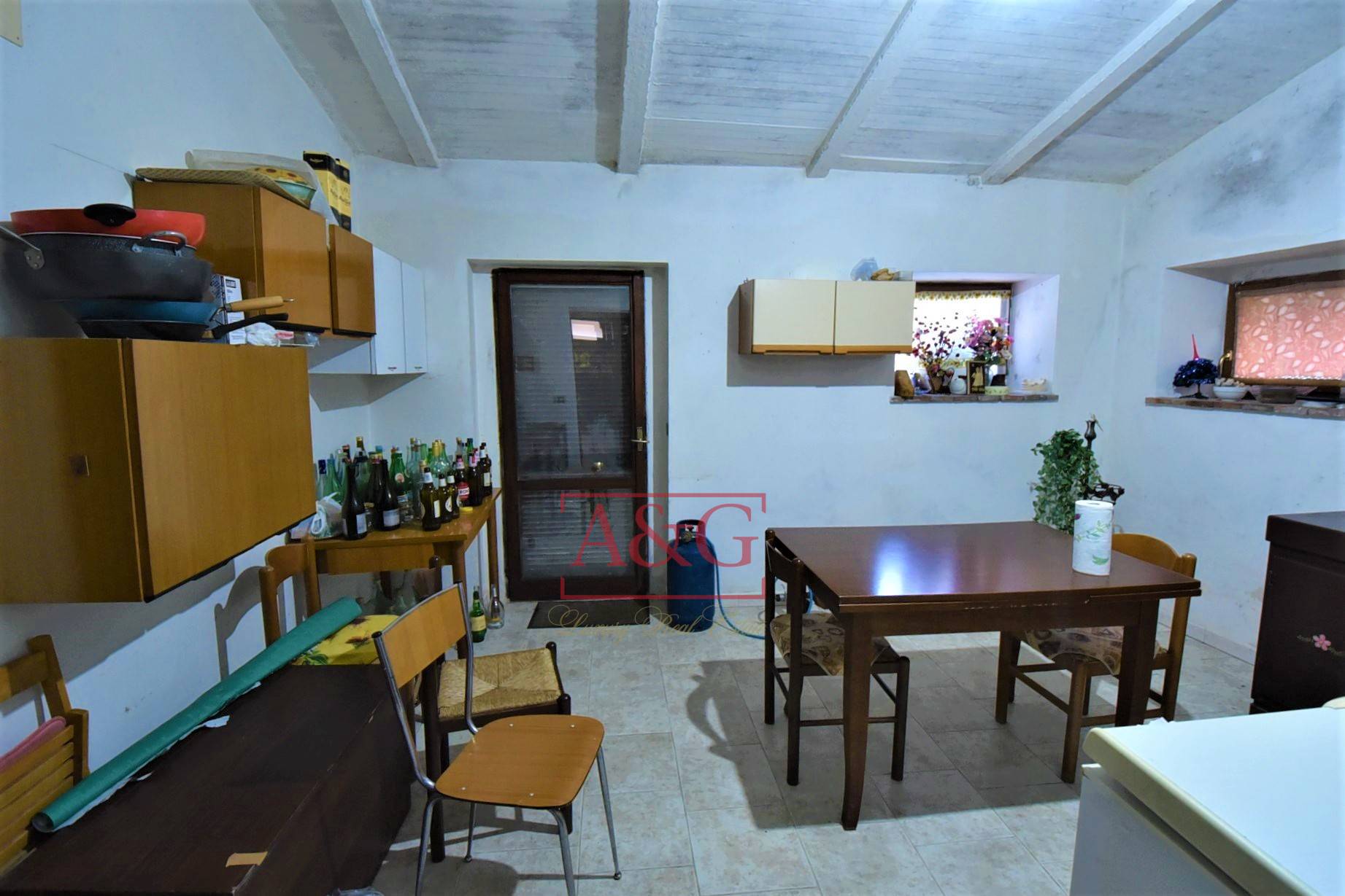 Casale in vendita a Sarnano, Campagna