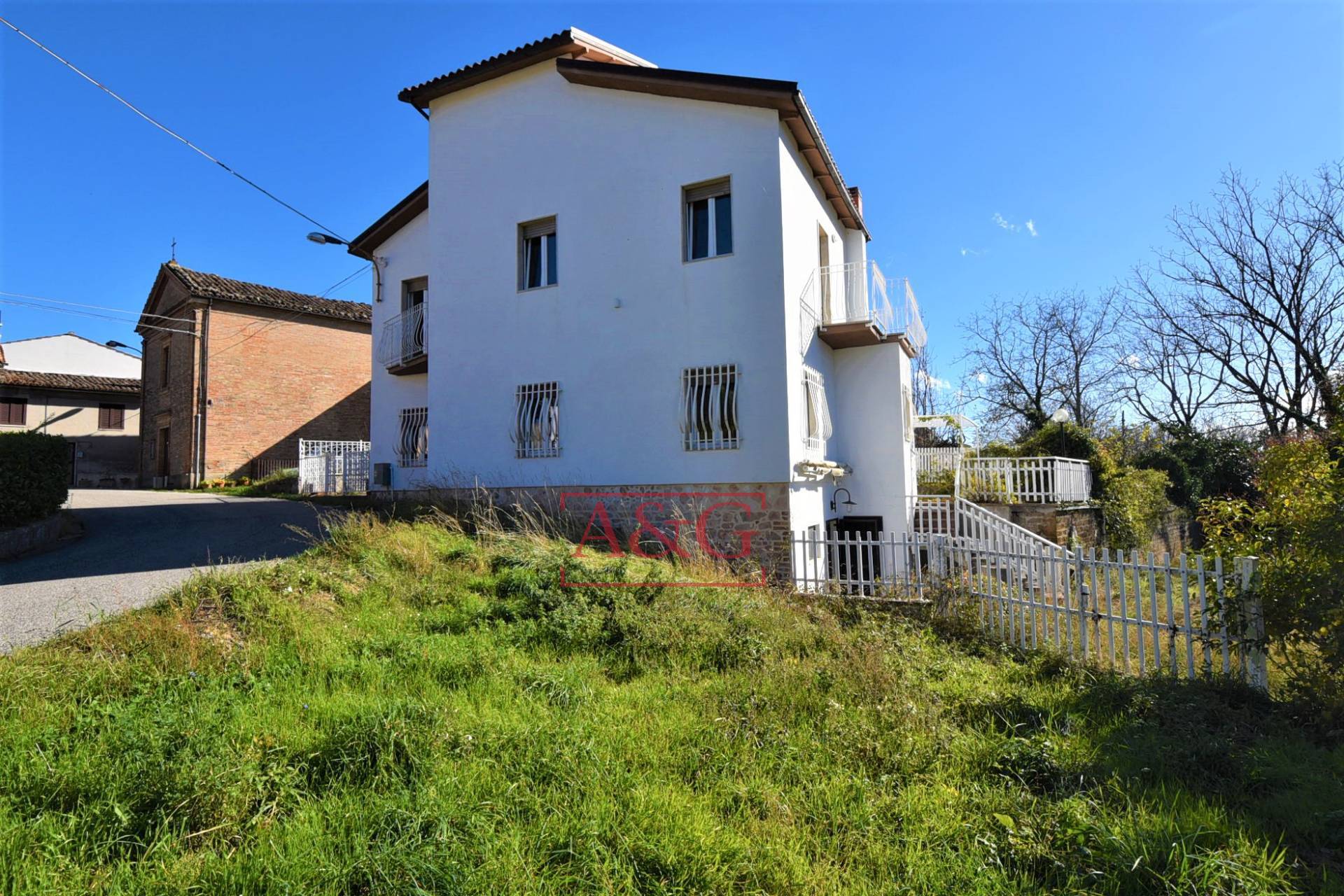 Casa singola in affitto a Amandola, Campagna