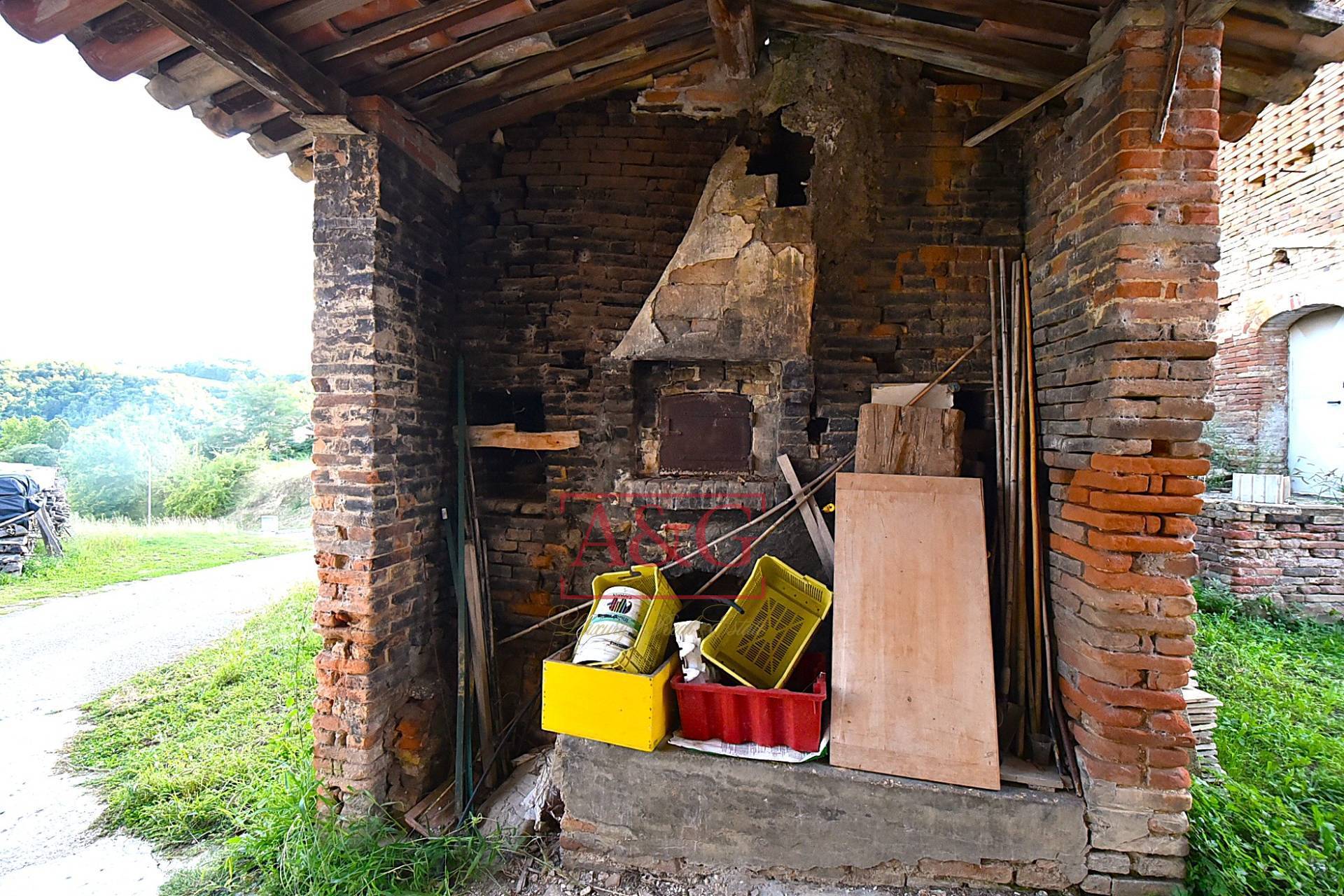 Rustico in vendita a Amandola, Collina