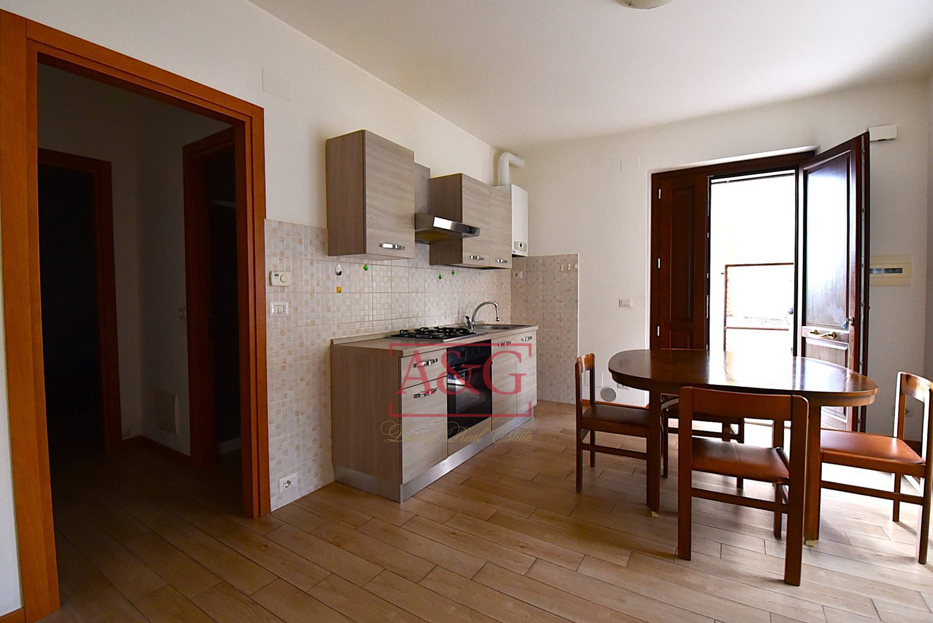 Appartamento in vendita a Amandola, Semicentro