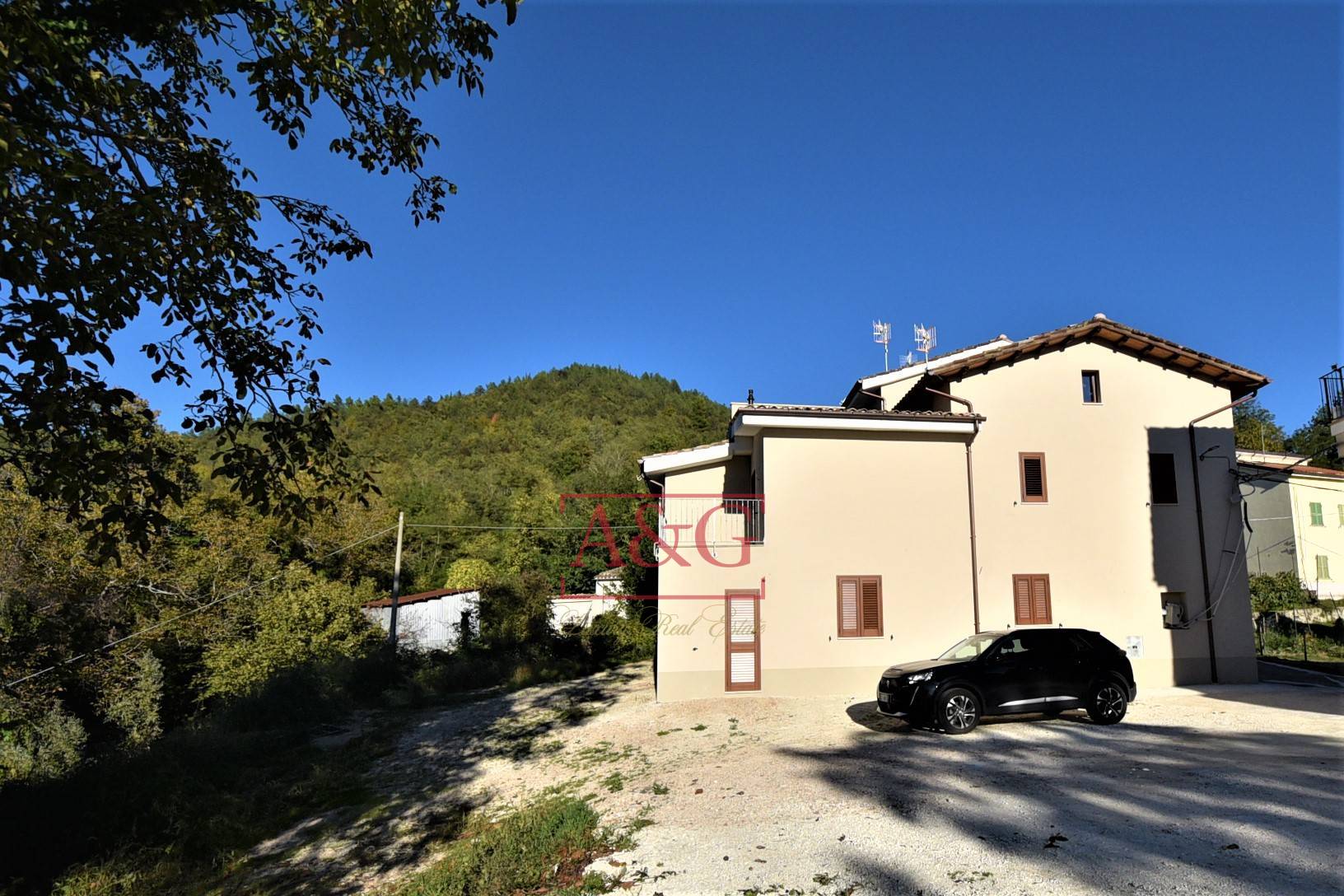 Casa cielo-terra in vendita a Amandola, Campagna