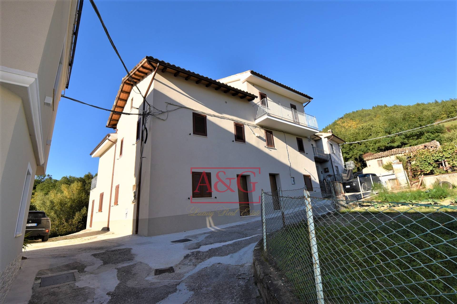 Casa cielo-terra in vendita a Amandola, Campagna