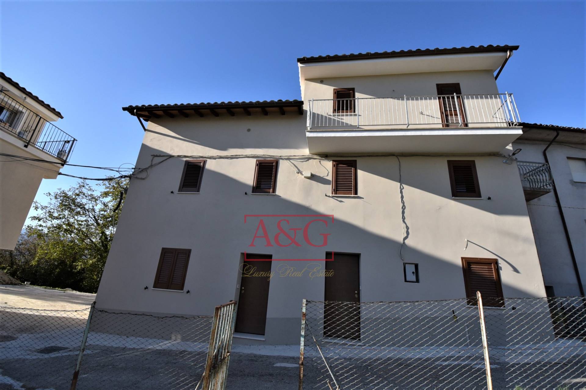 Casa cielo-terra in vendita a Amandola, Campagna