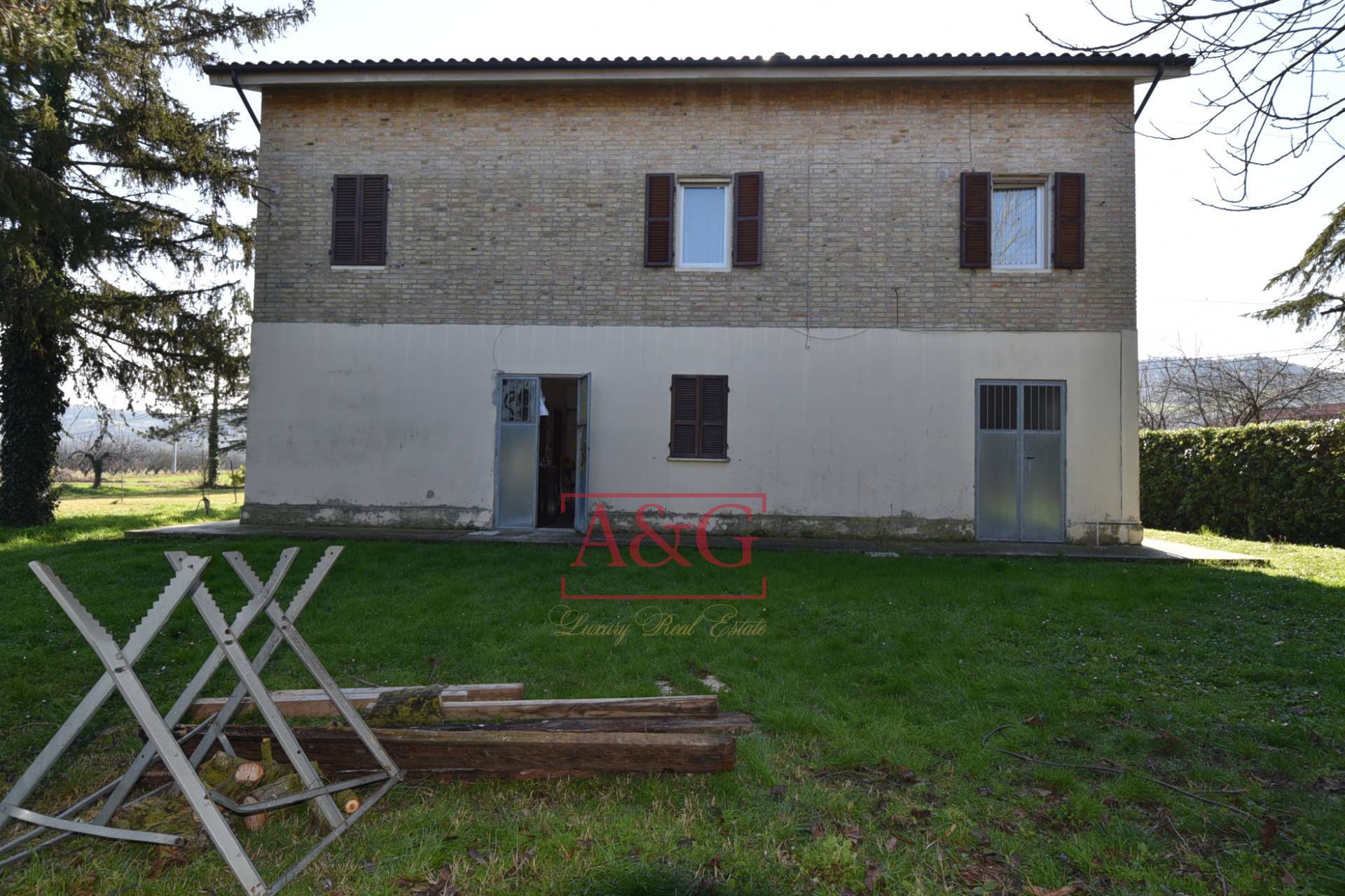 Casale in vendita a Montegiorgio