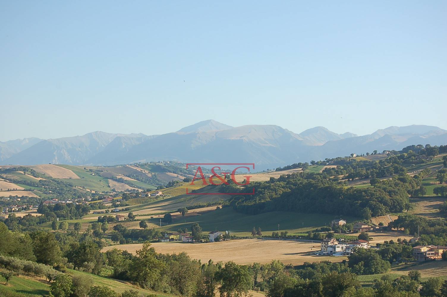 Casa colonica in vendita a Ripe San Ginesio, CAMPAGNA