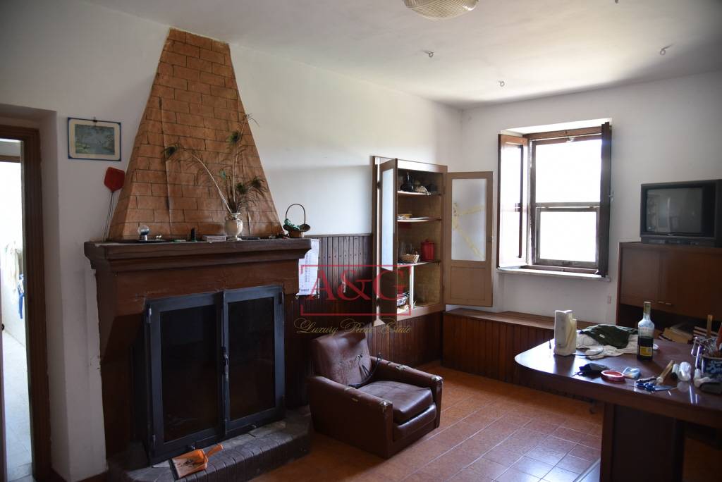 Casa colonica in vendita a Amandola, Campagna