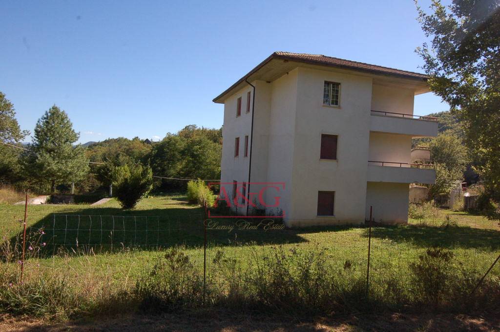 Appartamento in vendita a Amandola, Campagna