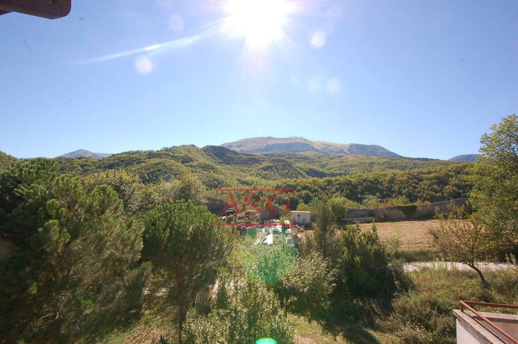 Appartamento in vendita a Amandola, Campagna