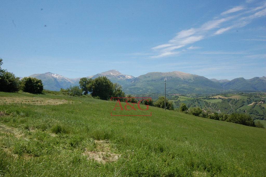 Casale in vendita a Amandola, Campagna