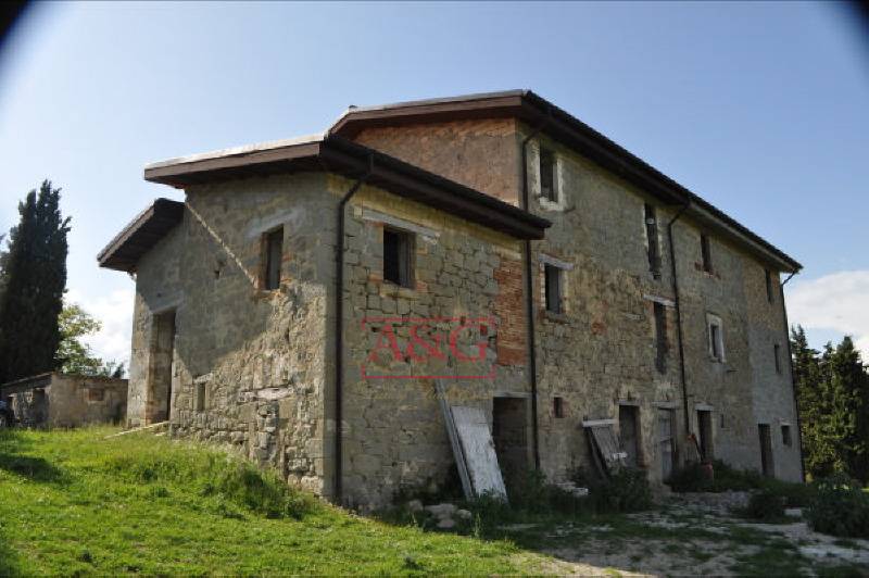 Casa colonica in vendita a Roccafluvione, Campagna