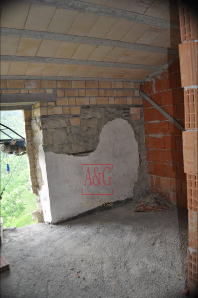 Casa colonica in vendita a Roccafluvione, Campagna