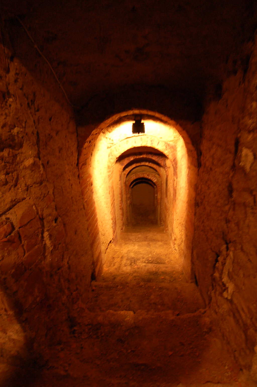 Locale commerciale in affitto a Amandola, Centro