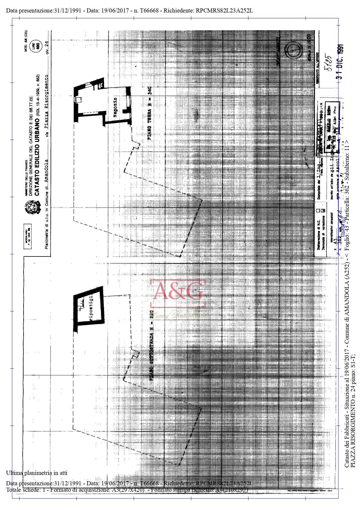 Locale commerciale in affitto a Amandola, Centro