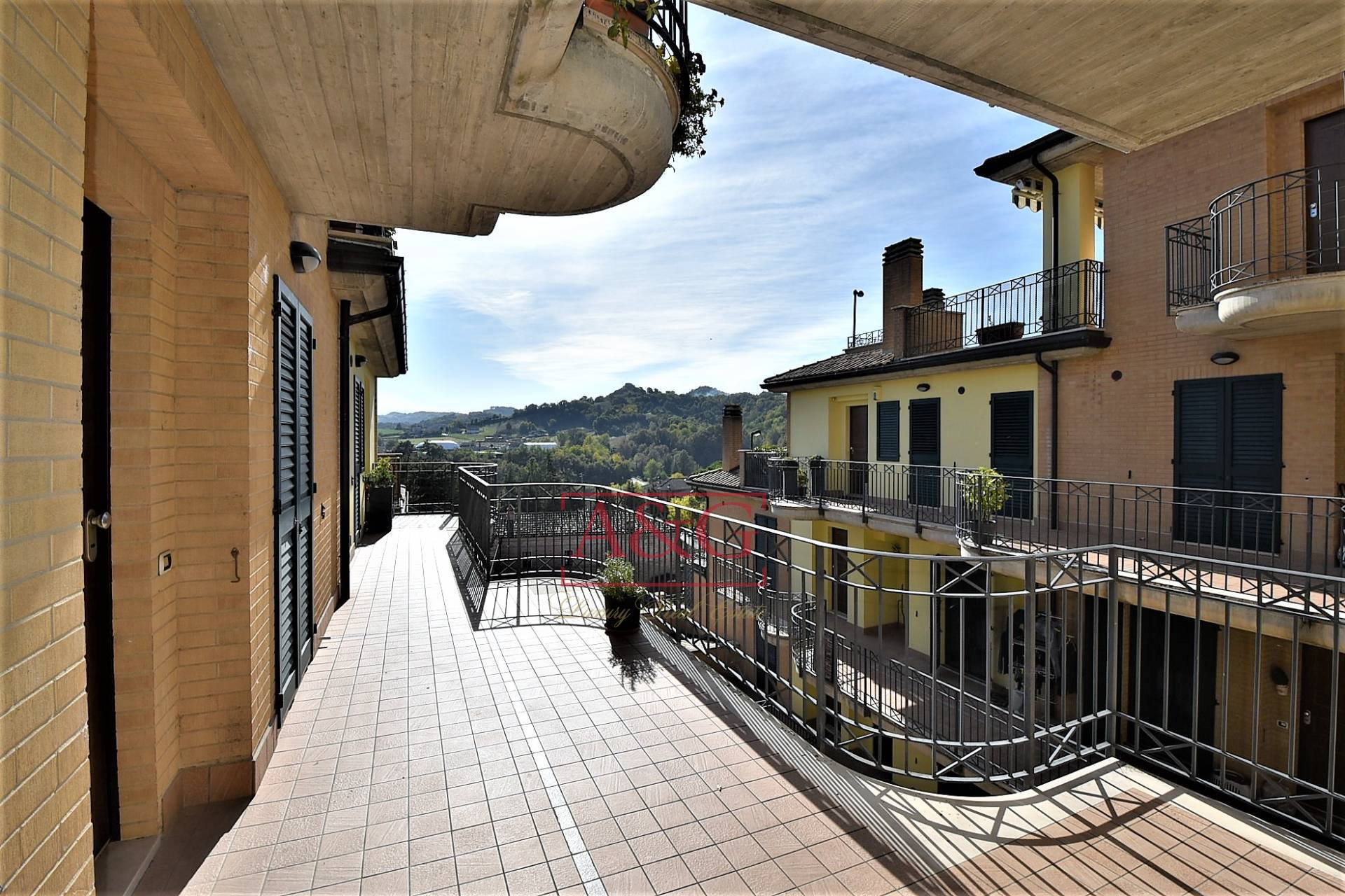 Appartamento in vendita a Amandola, Centro