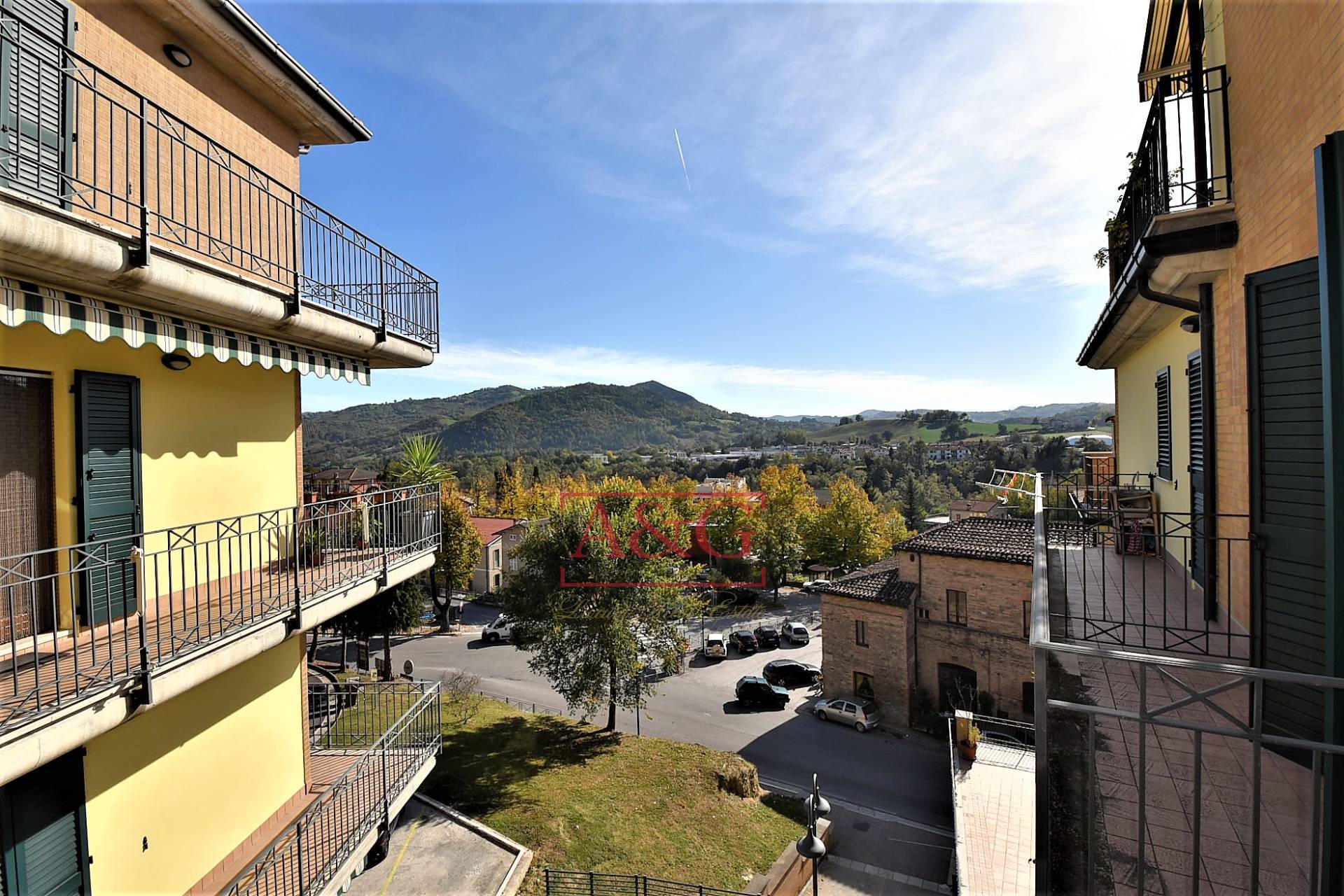 Appartamento in vendita a Amandola, Centro