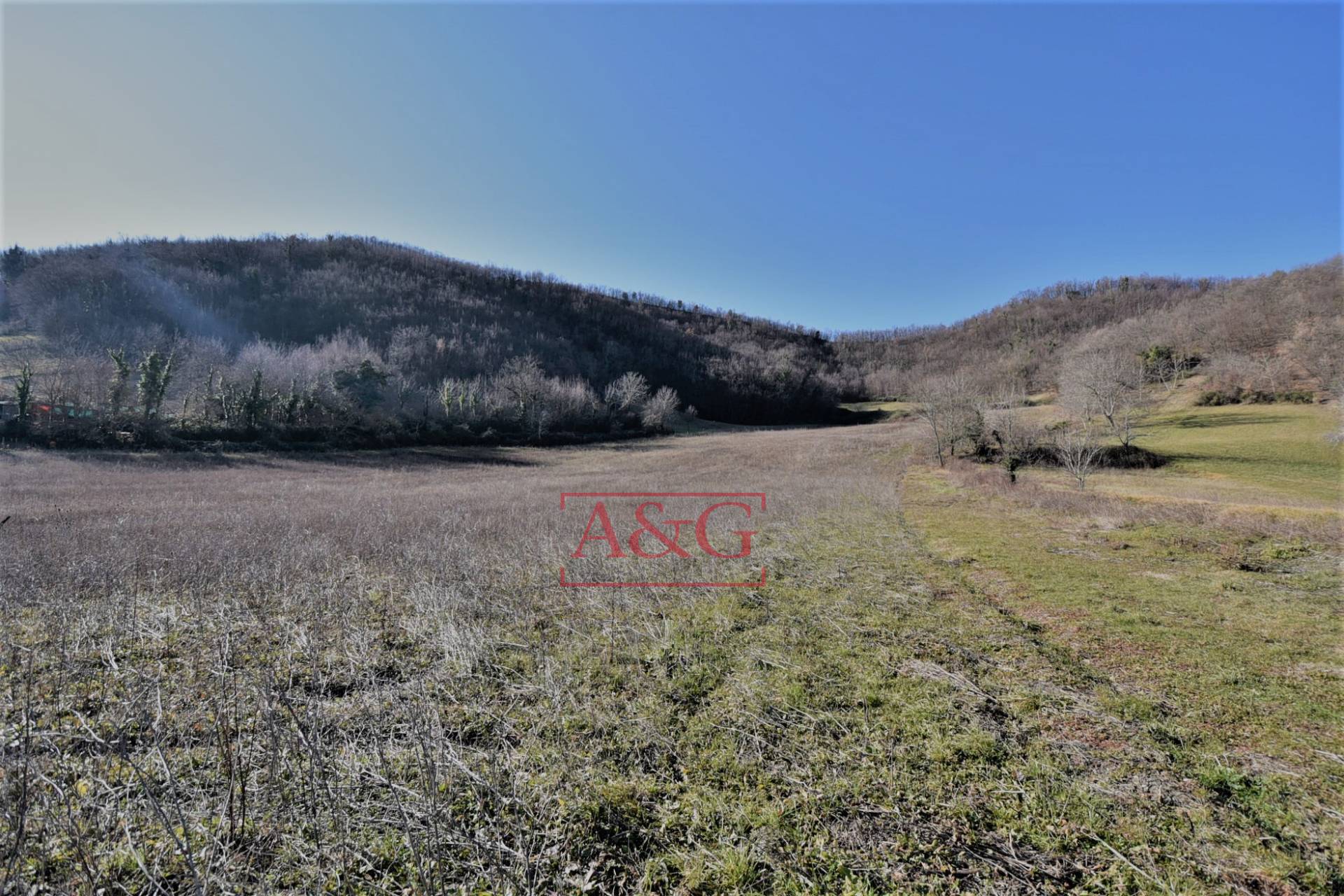Terreno edificabile in vendita a Sarnano, Campagna